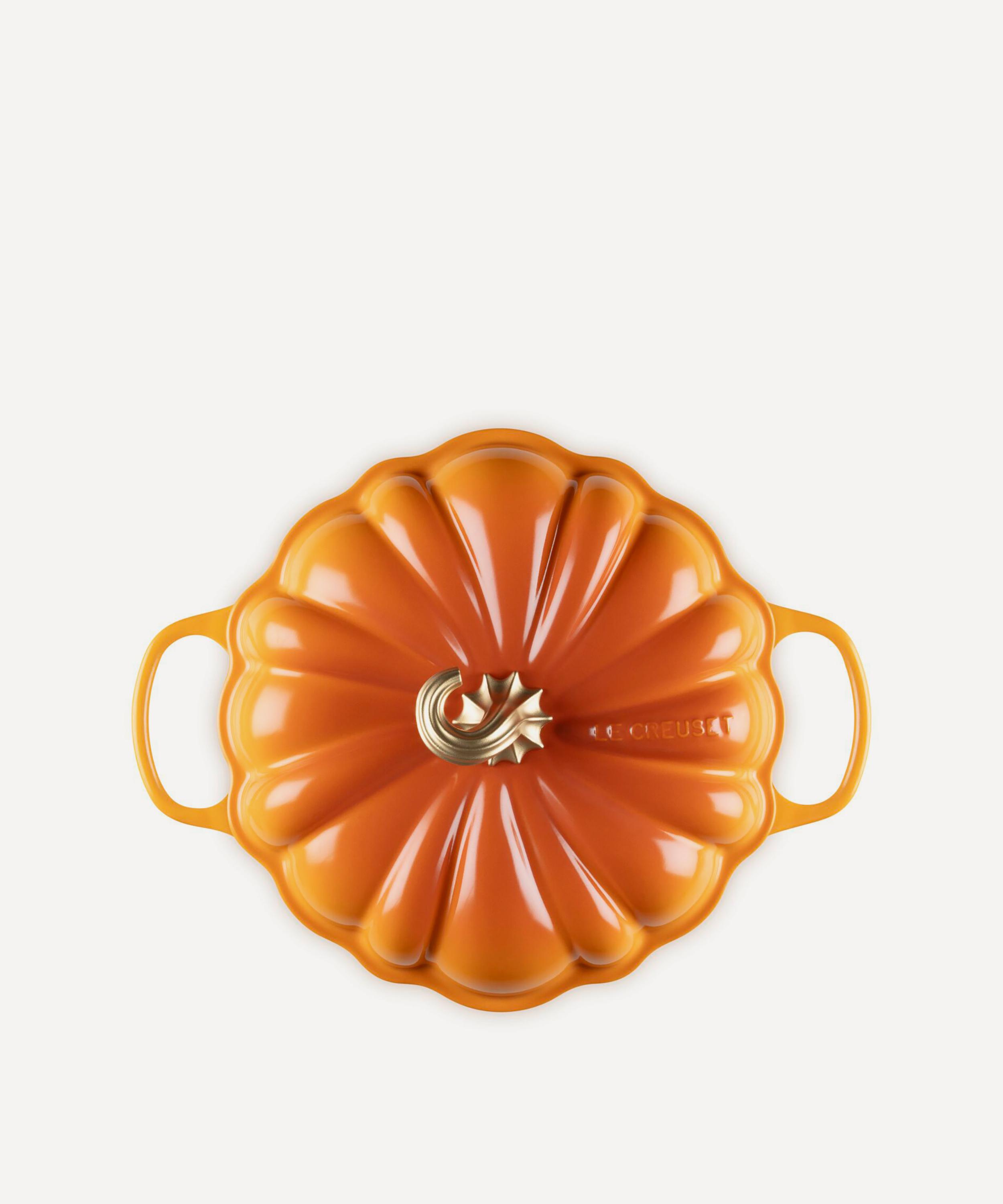 Le Creuset - Cast Iron Stoneware Pumpkin Shallow Casserole Dish in Maronnier image number 4
