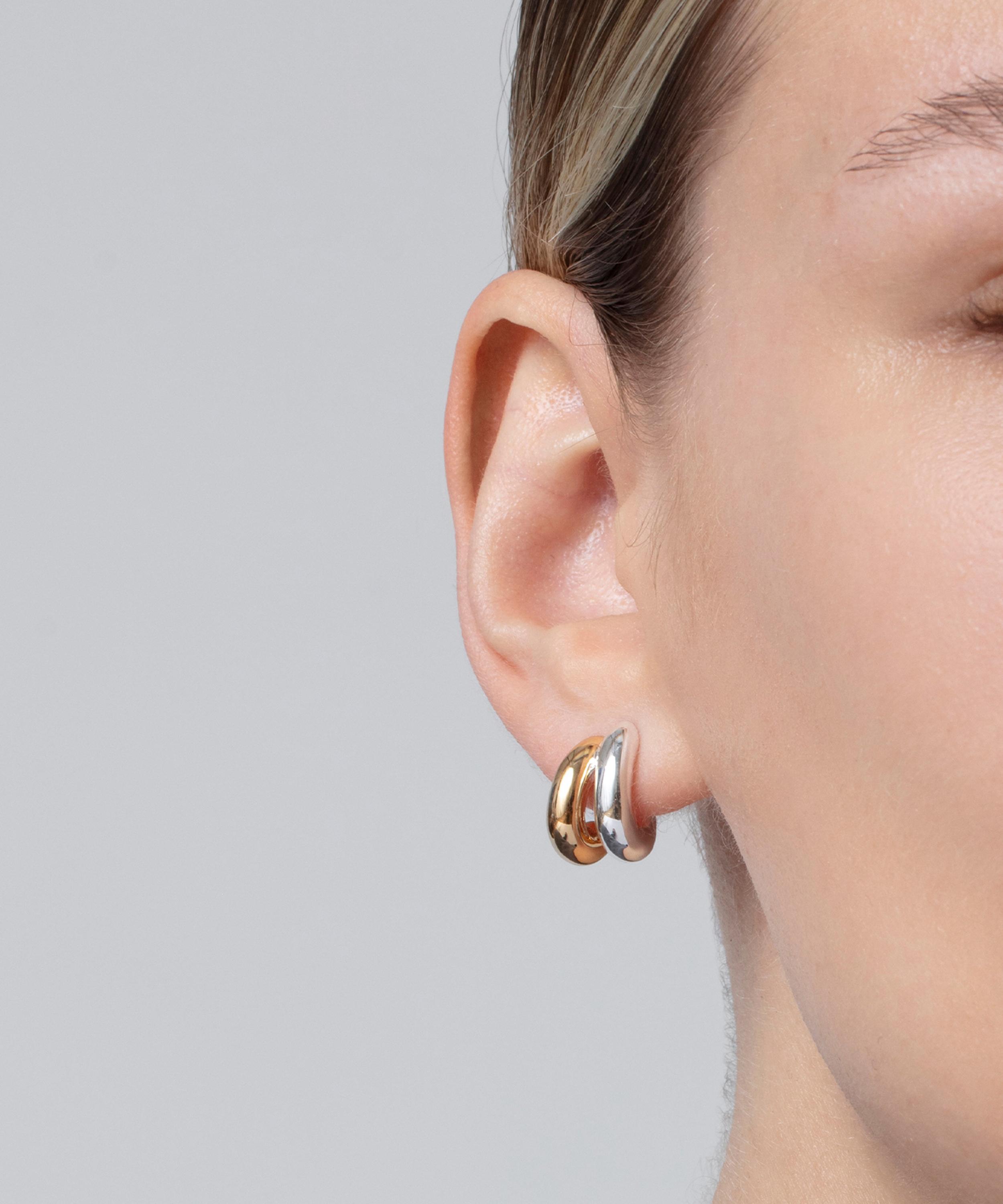 JENNY BIRD - Mixed Metal Mini Florence Hoop Earrings image number 2