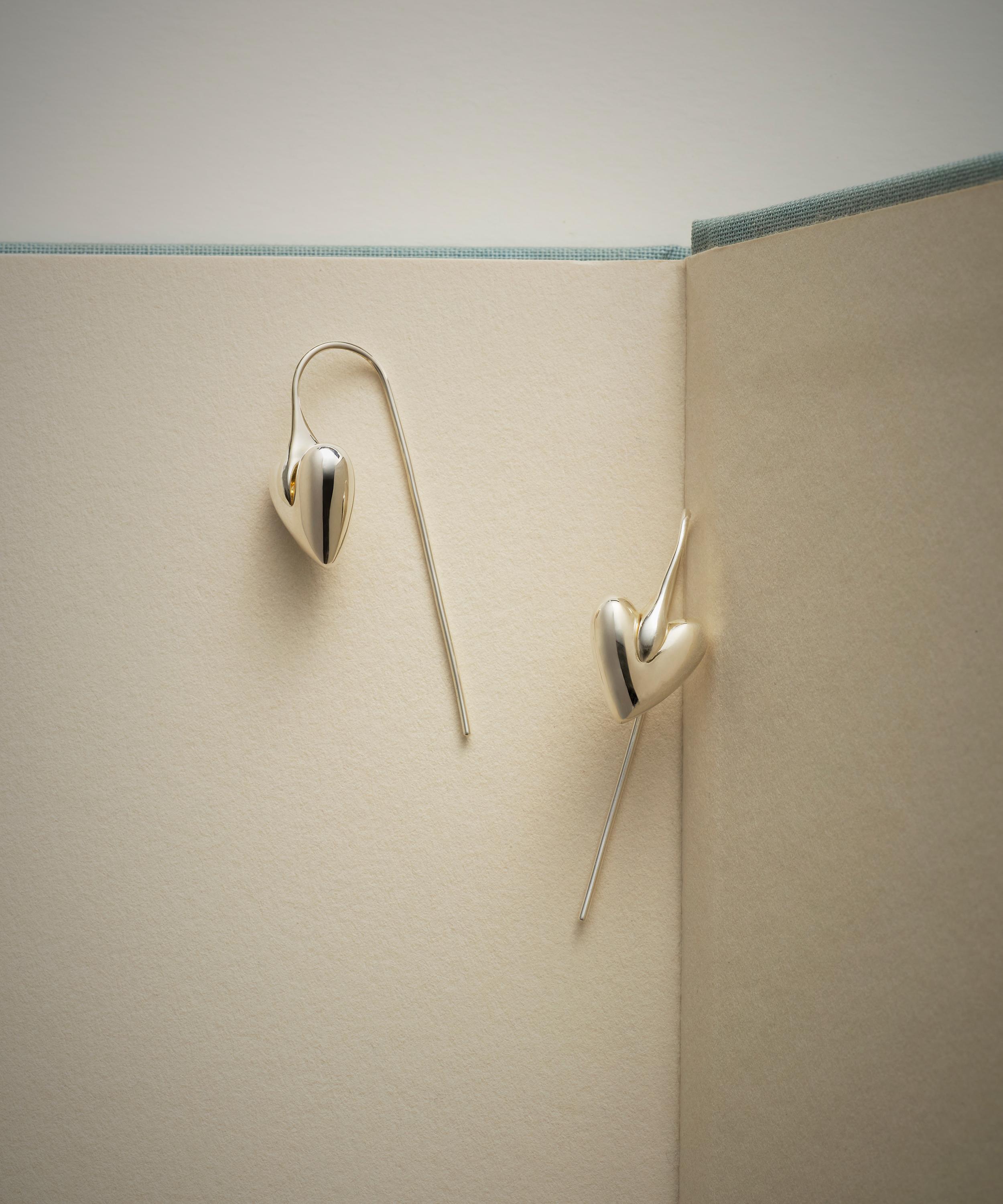 Otiumberg - Sterling Silver Carved Heart Hook Earrings image number 2