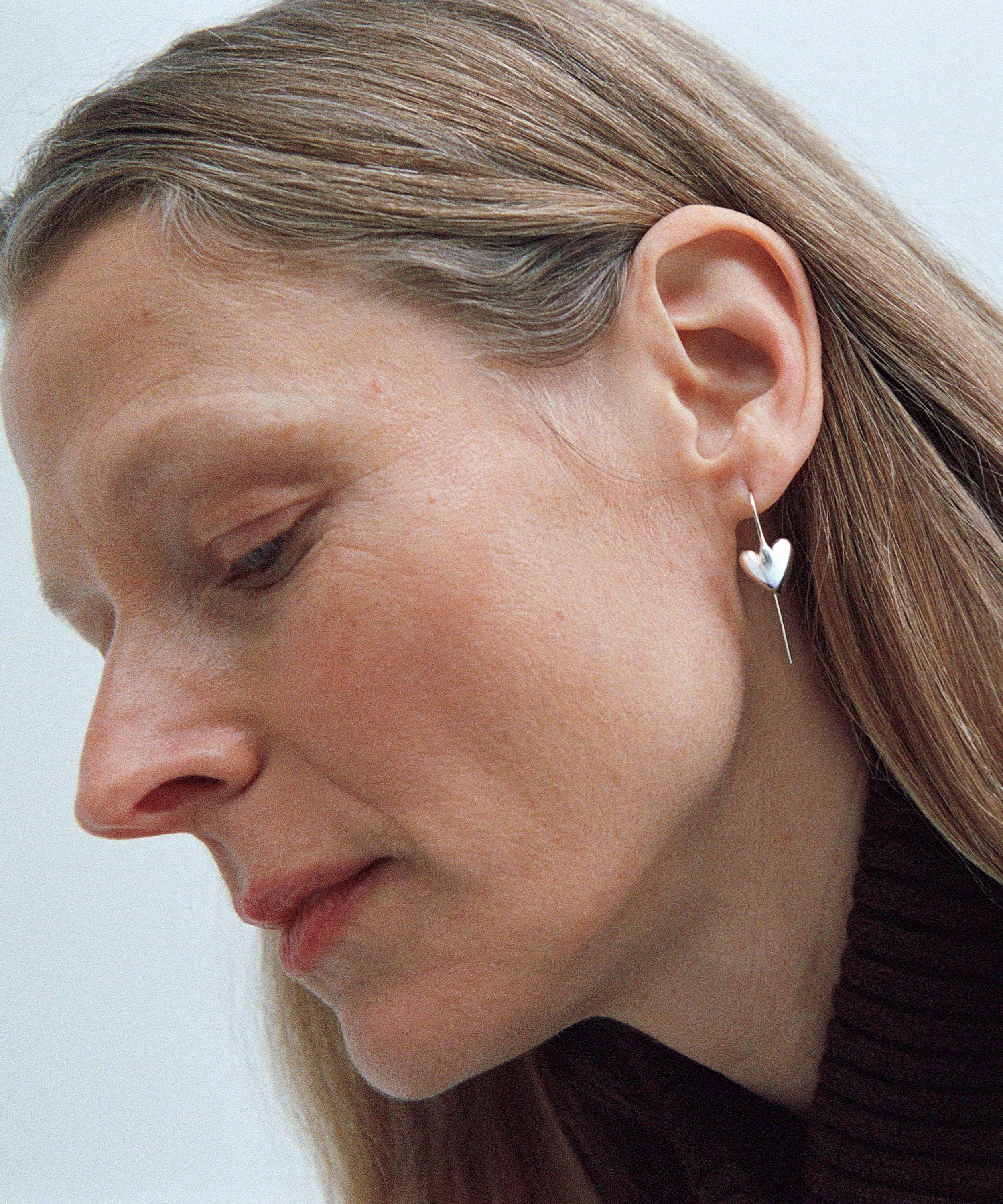 Otiumberg - Sterling Silver Carved Heart Hook Earrings image number 3