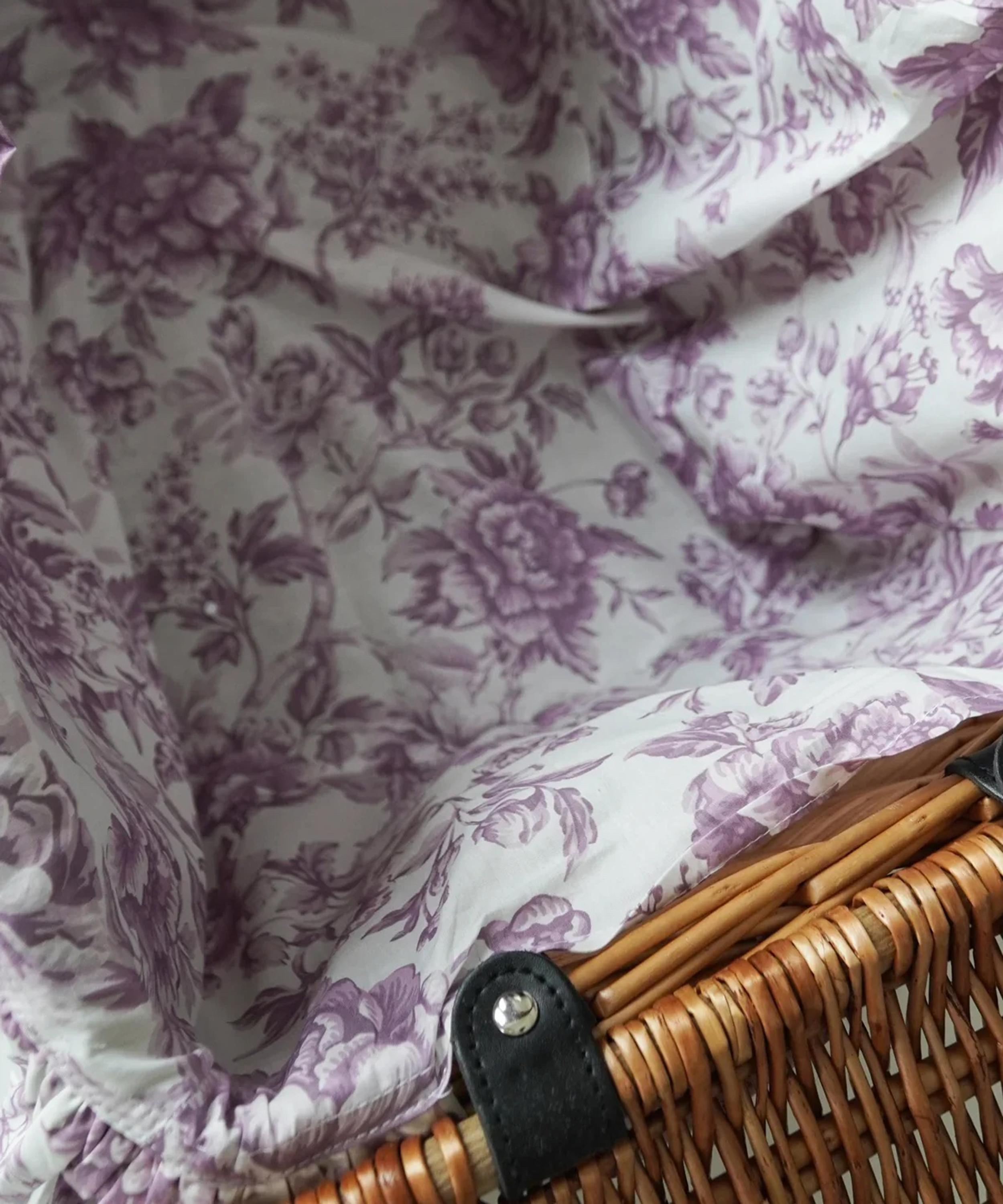 Coco & Wolf - Regency Trail Picnic Basket Hamper image number 2