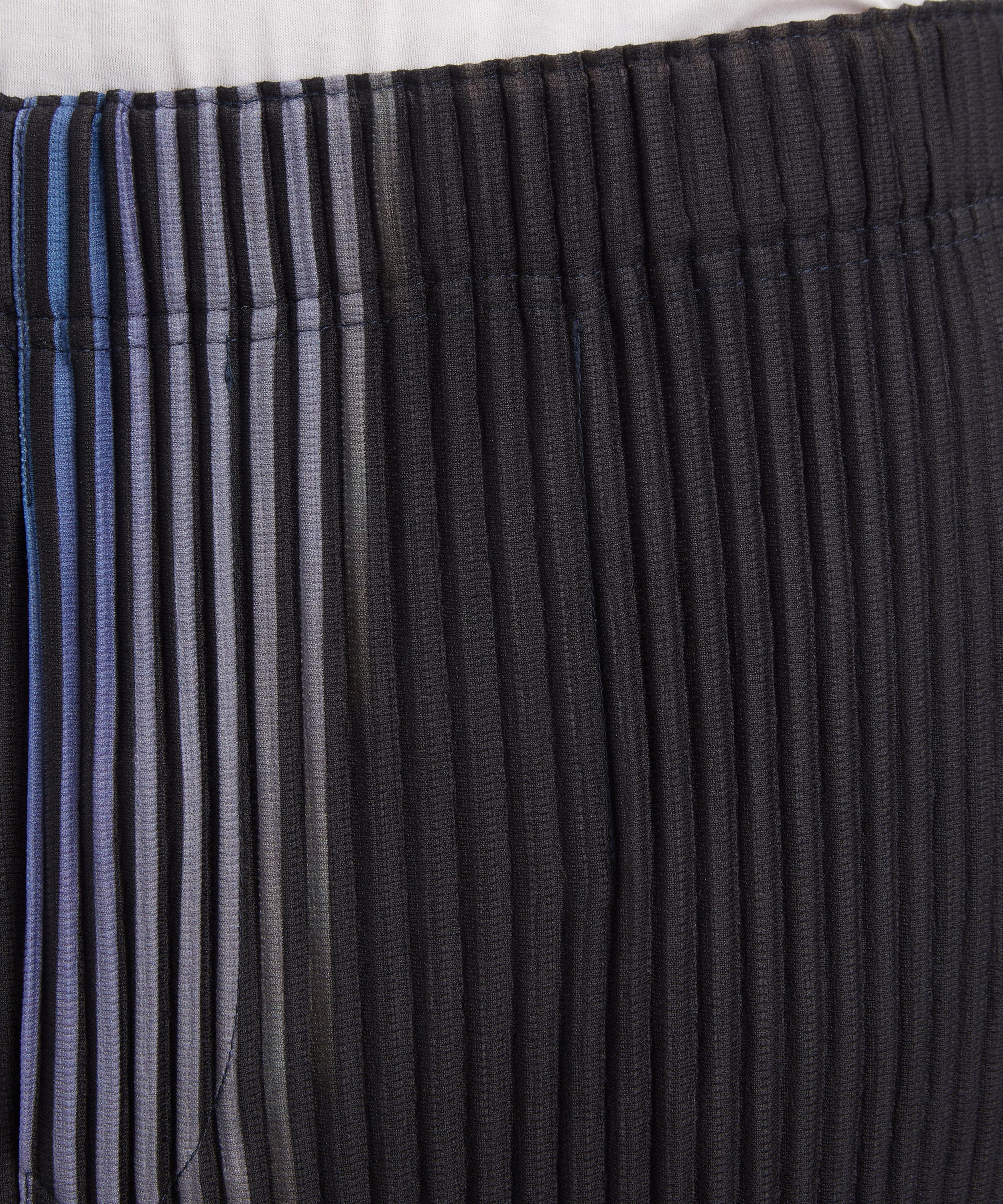 HOMME PLISS&Eacute; ISSEY MIYAKE - BLEND OF LIGHTS Pleated Trousers image number 4