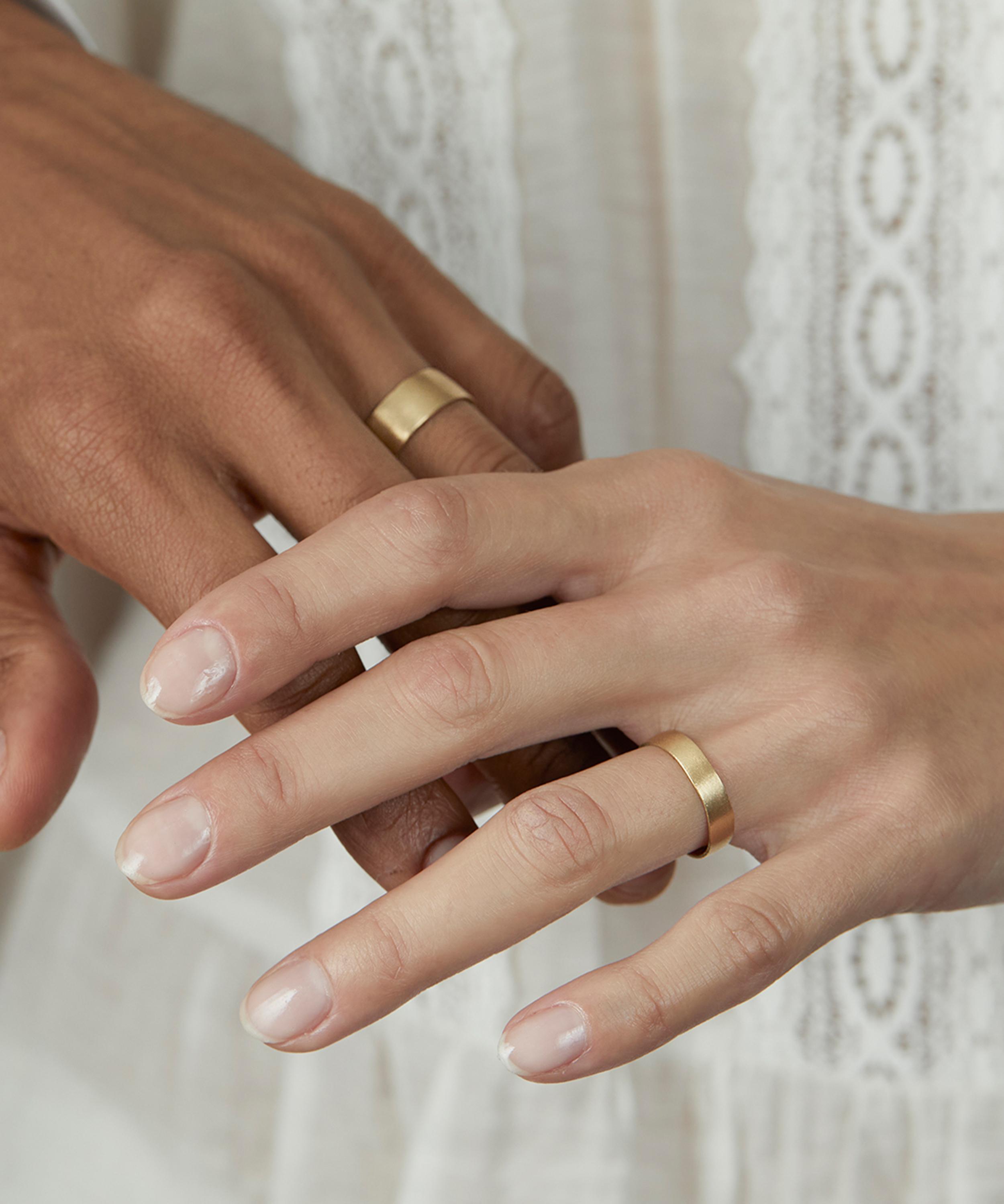 Satomi Kawakita - 18ct Gold Wide Band Ring image number 1
