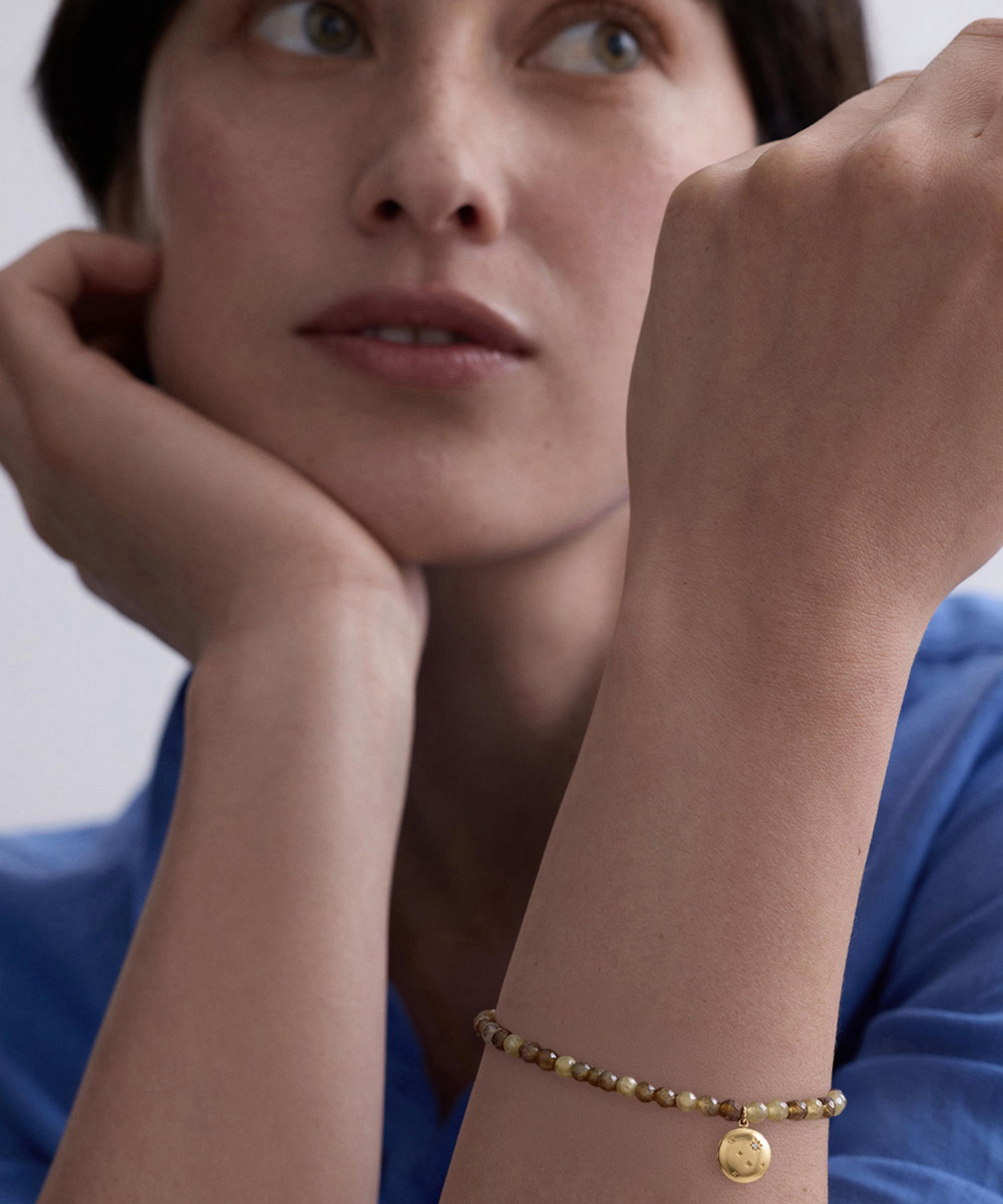 Astley Clarke - 18ct Gold-Plated Vermeil Silver Tiny Star Green Garnet Locket Bracelet image number 3