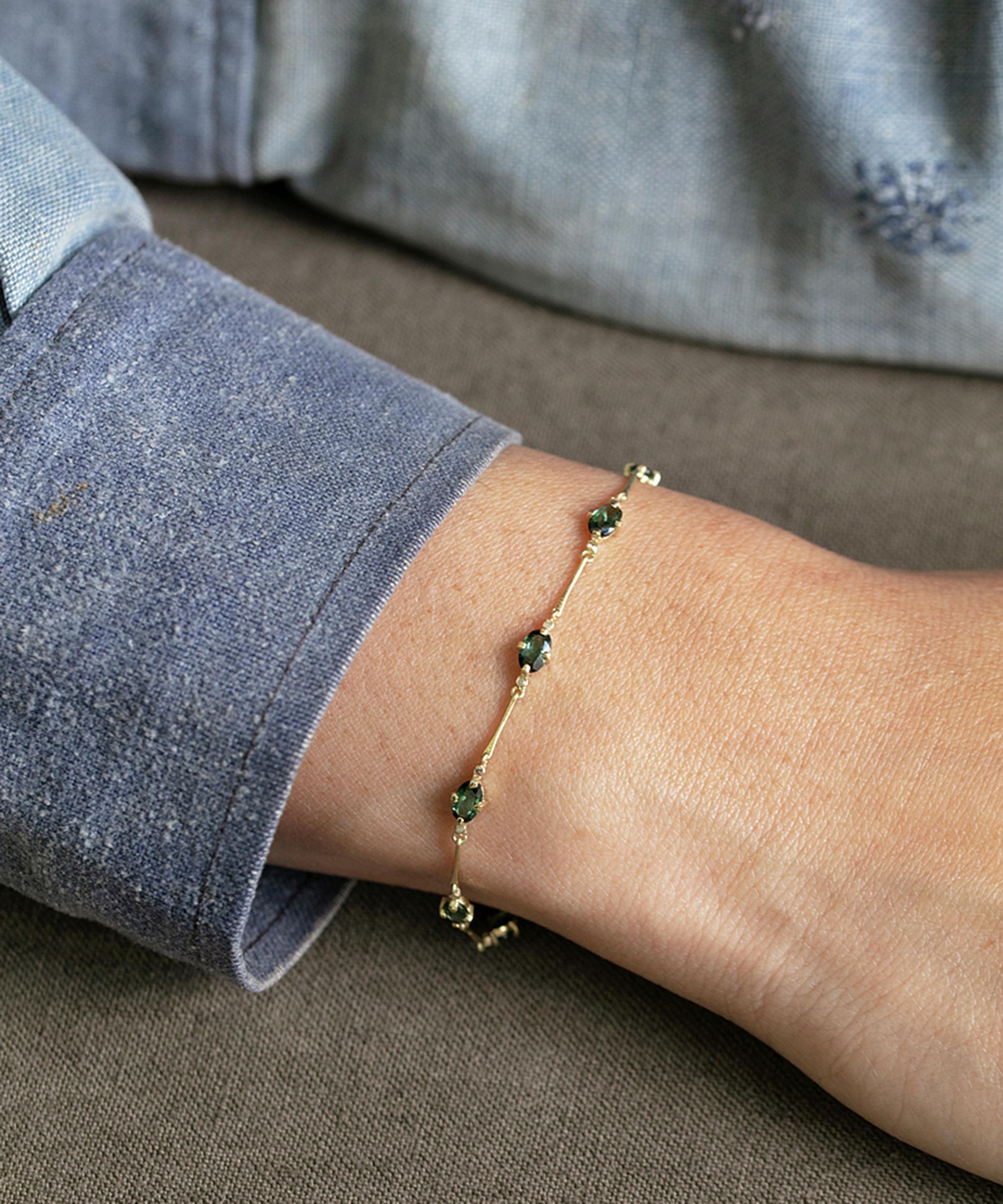 5 Octobre - 14ct Gold Verde Tourmaline Bracelet image number 1