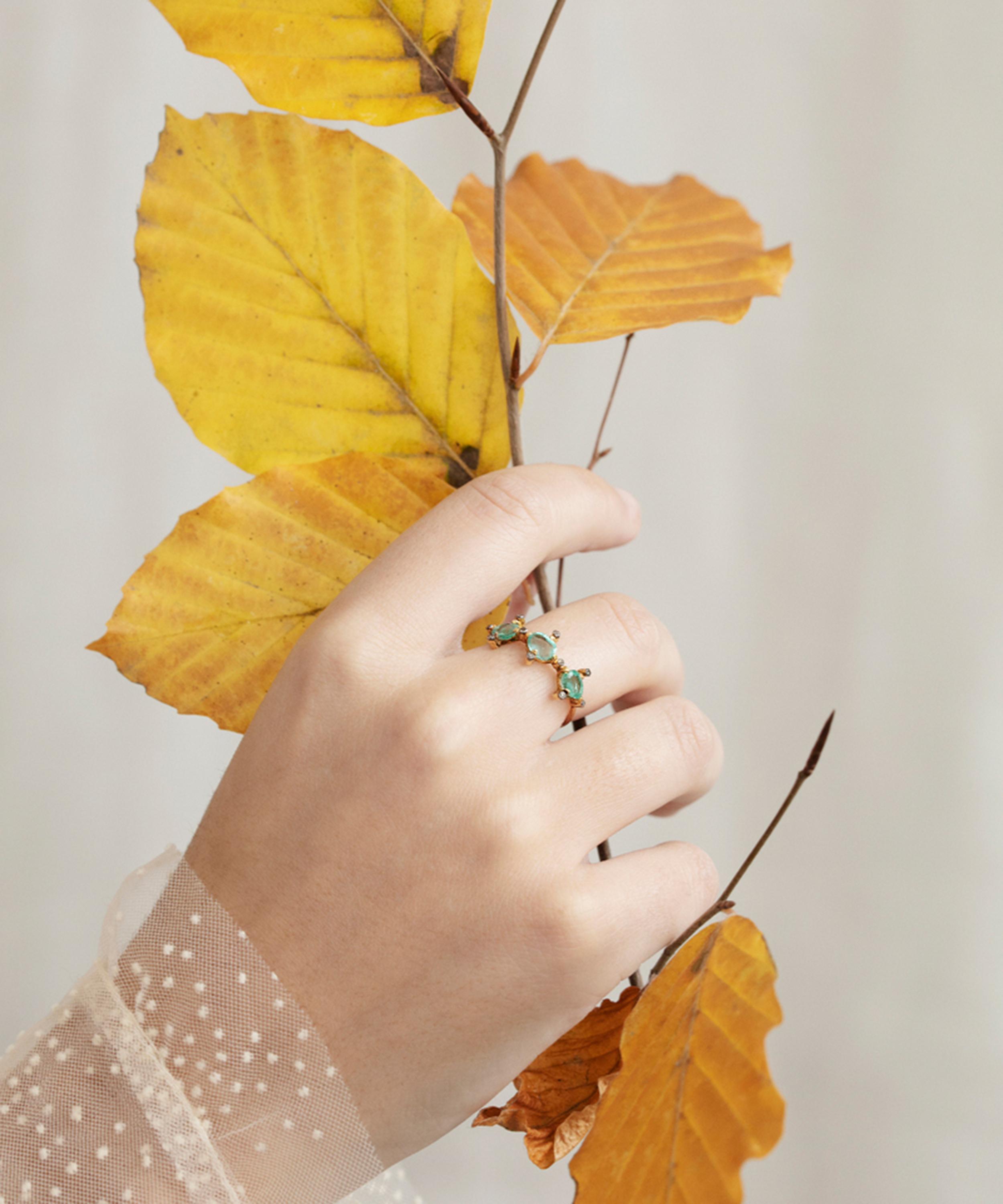 5 Octobre - 14ct Gold Vivia Ring image number 1