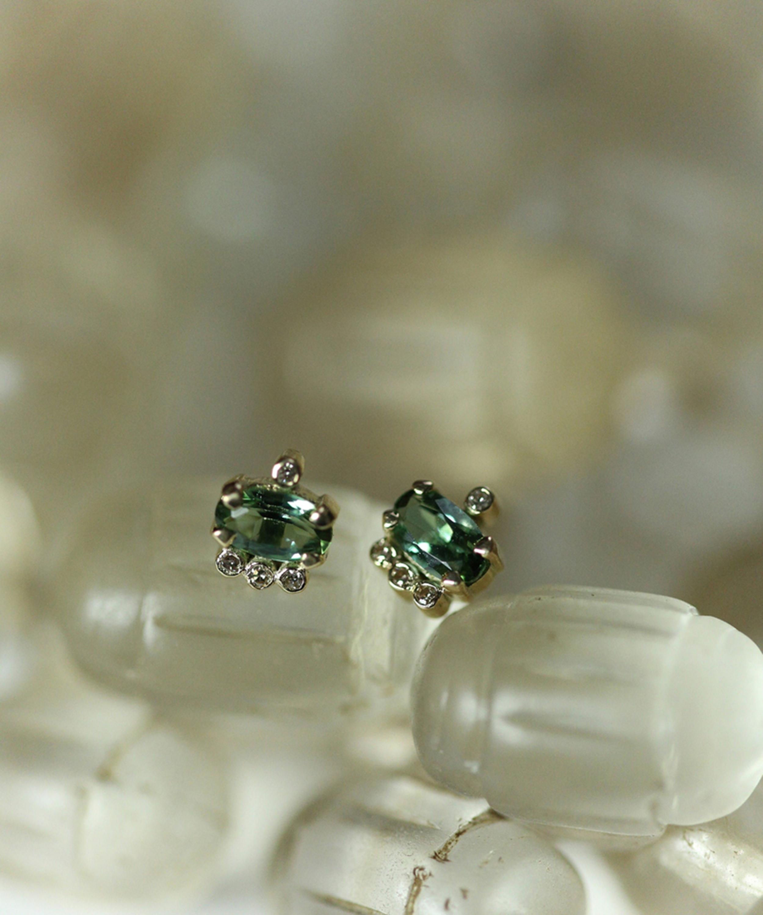 5 Octobre - 14ct Gold April Green Stud Earrings image number 2