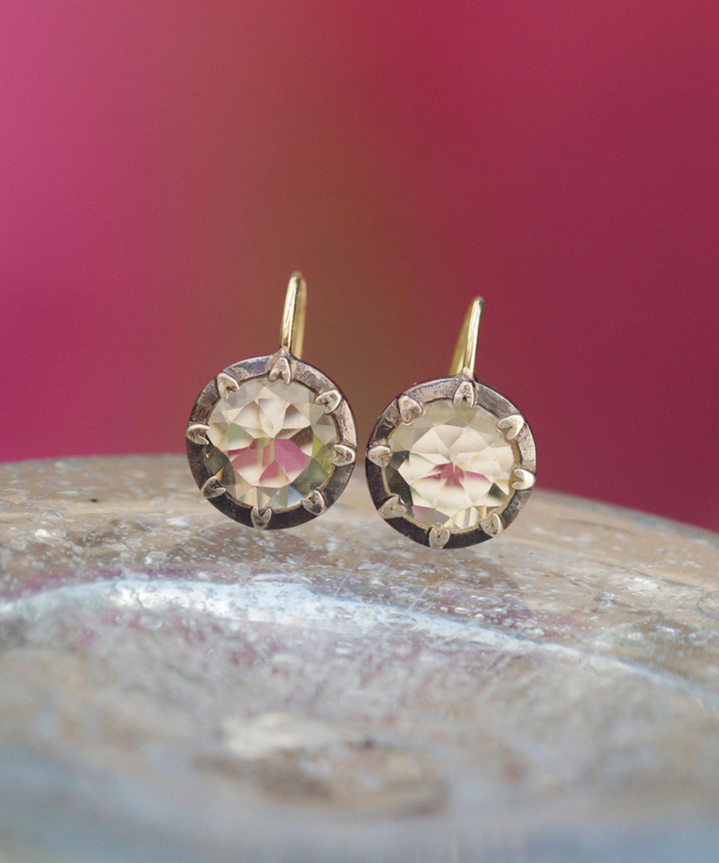 5 Octobre - 14ct Gold Lumi Green Drop Earrings image number 1