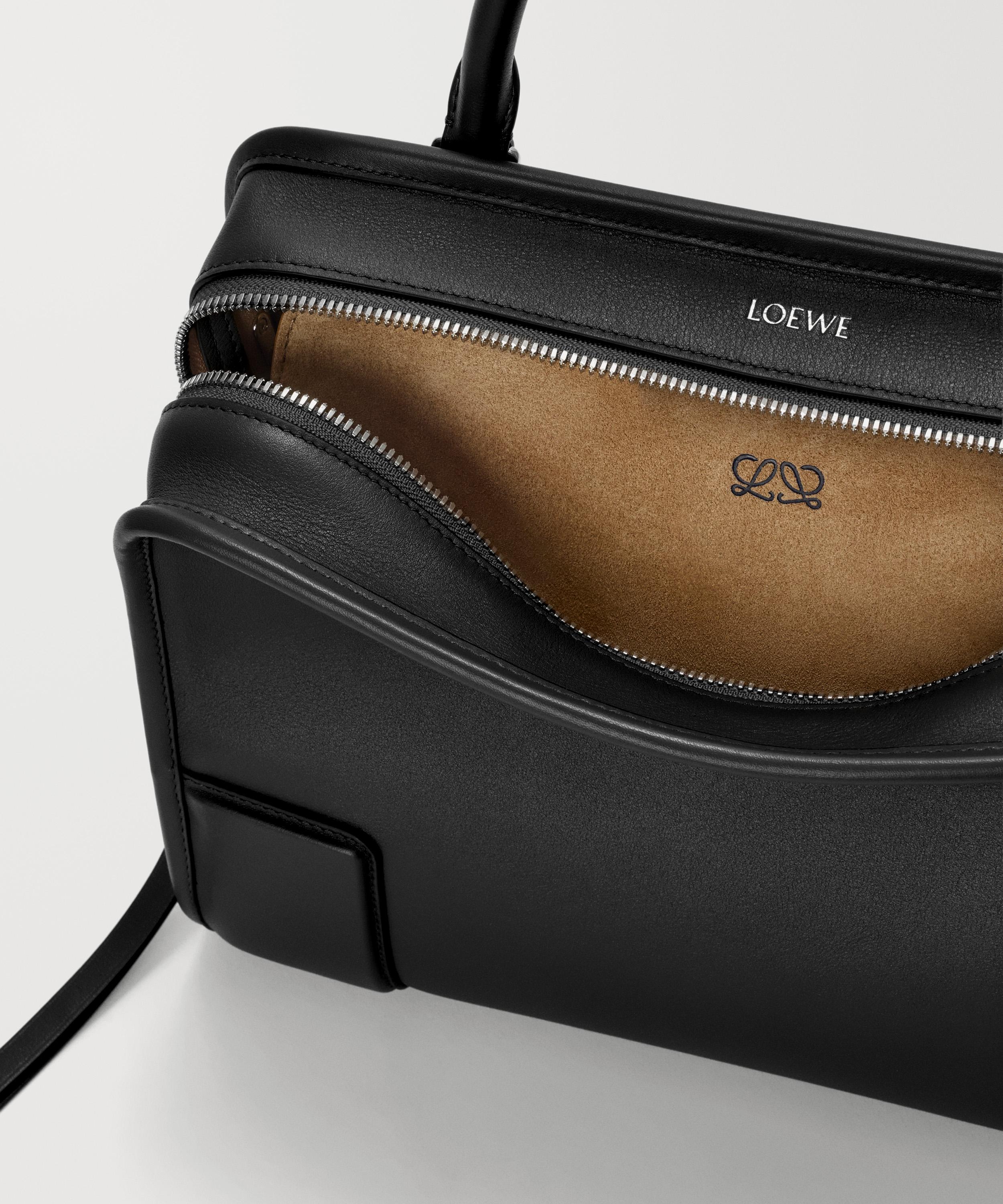 Loewe - Medium Amazona 180 Leather Top Handle Bag image number 5