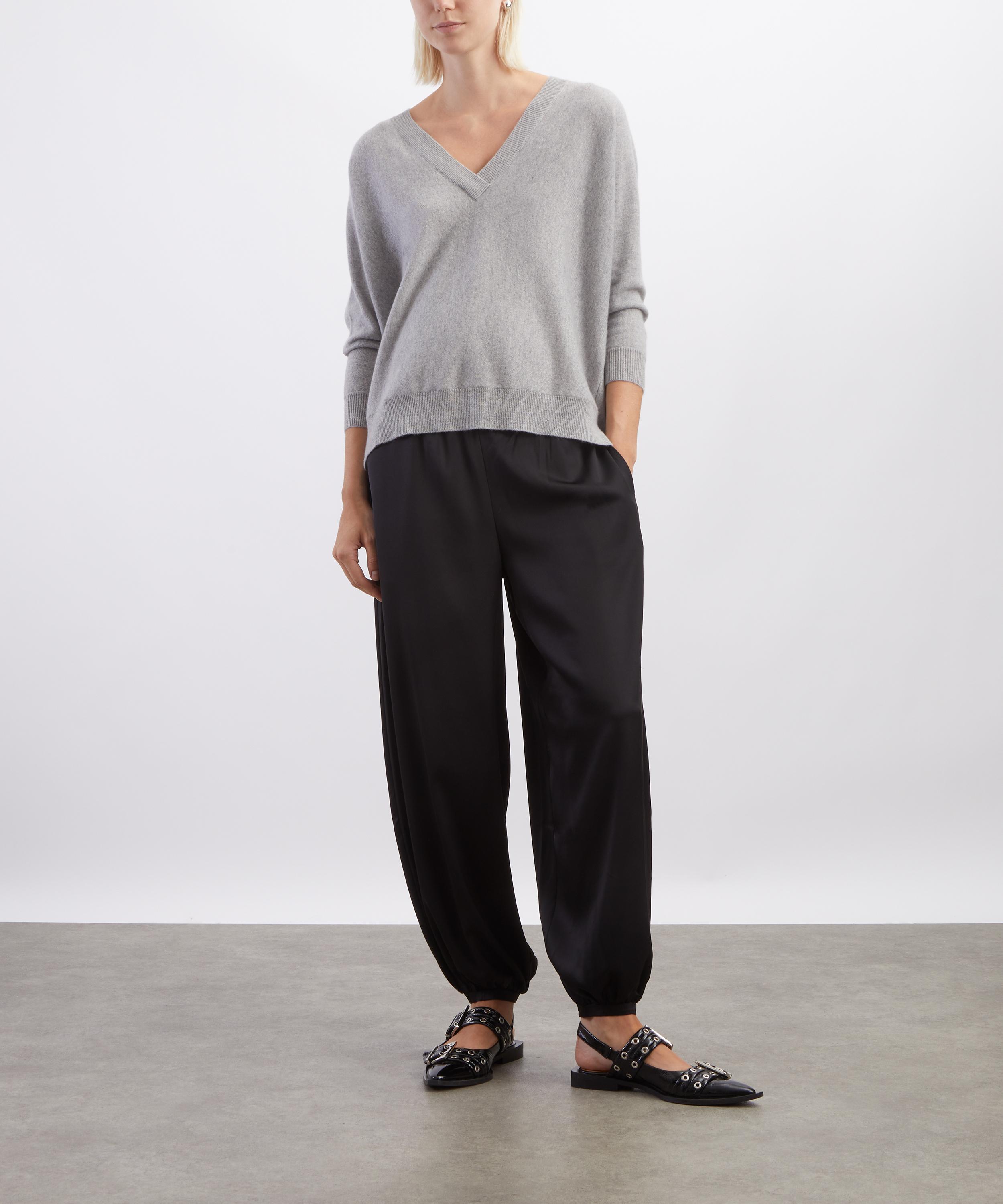 LISA YANG - Kenny V-Neck Cashmere Jumper image number 1
