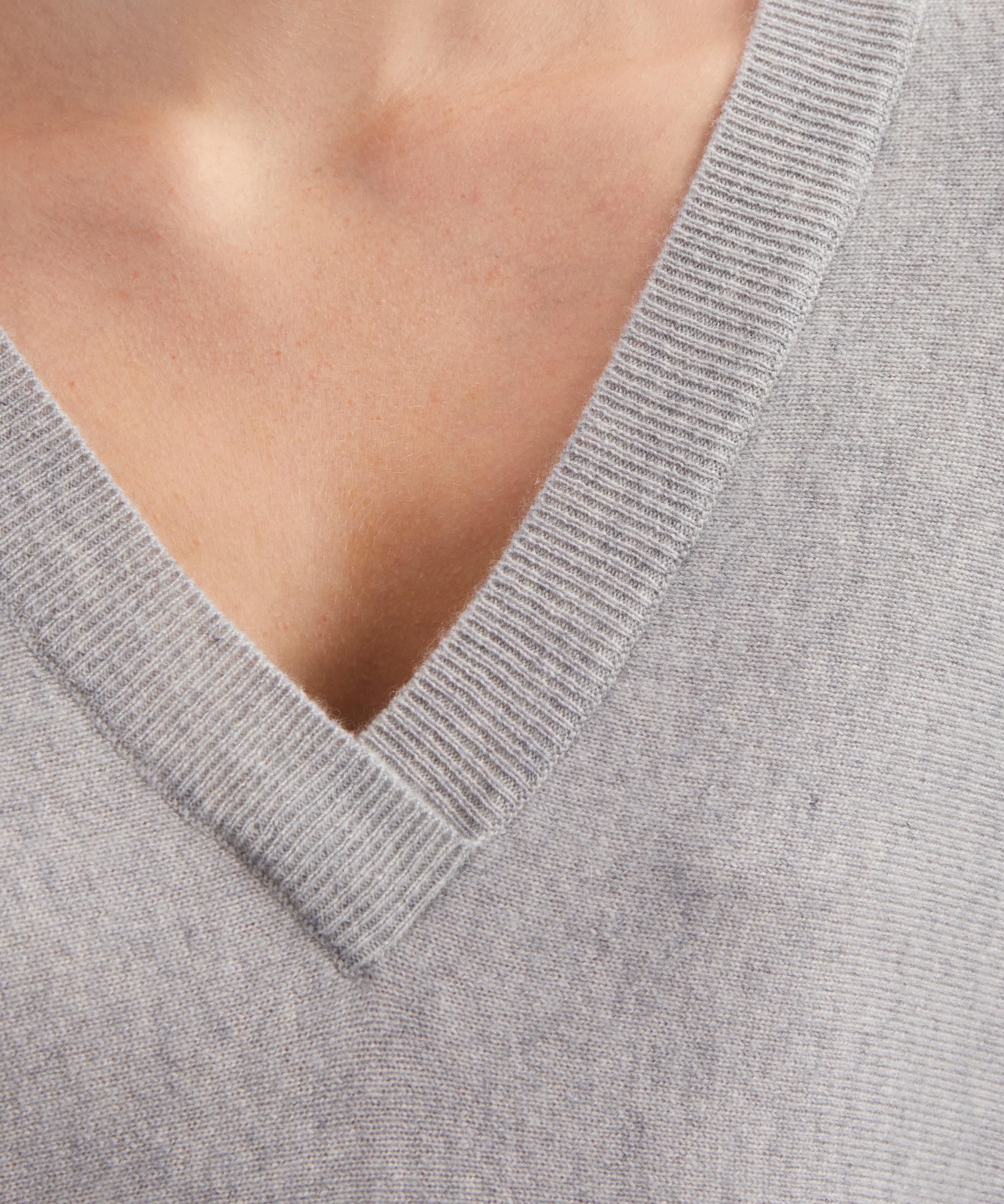 LISA YANG - Kenny V-Neck Cashmere Jumper image number 4