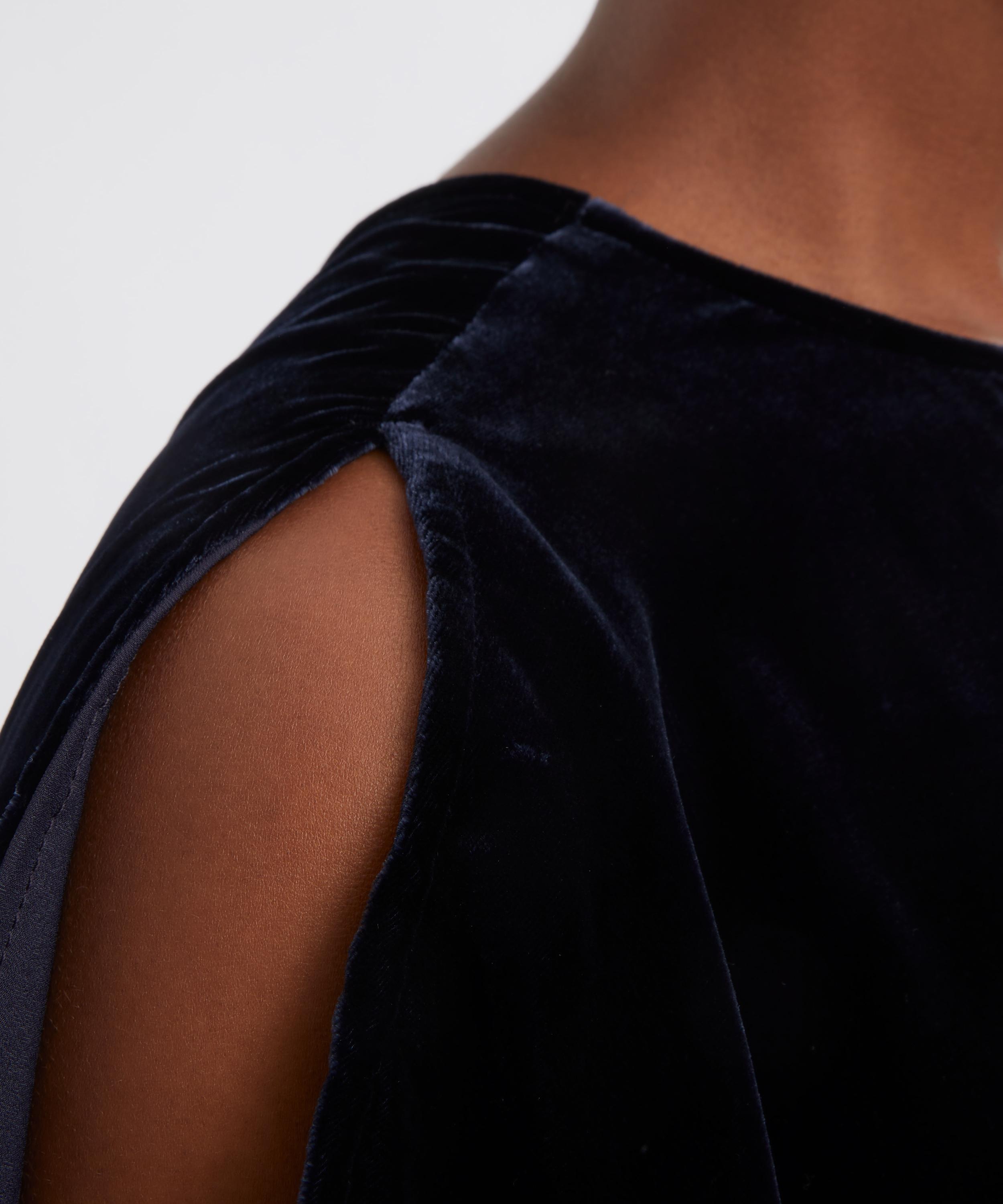 Victoria Beckham - Bela Velvet Midi Dress image number 4