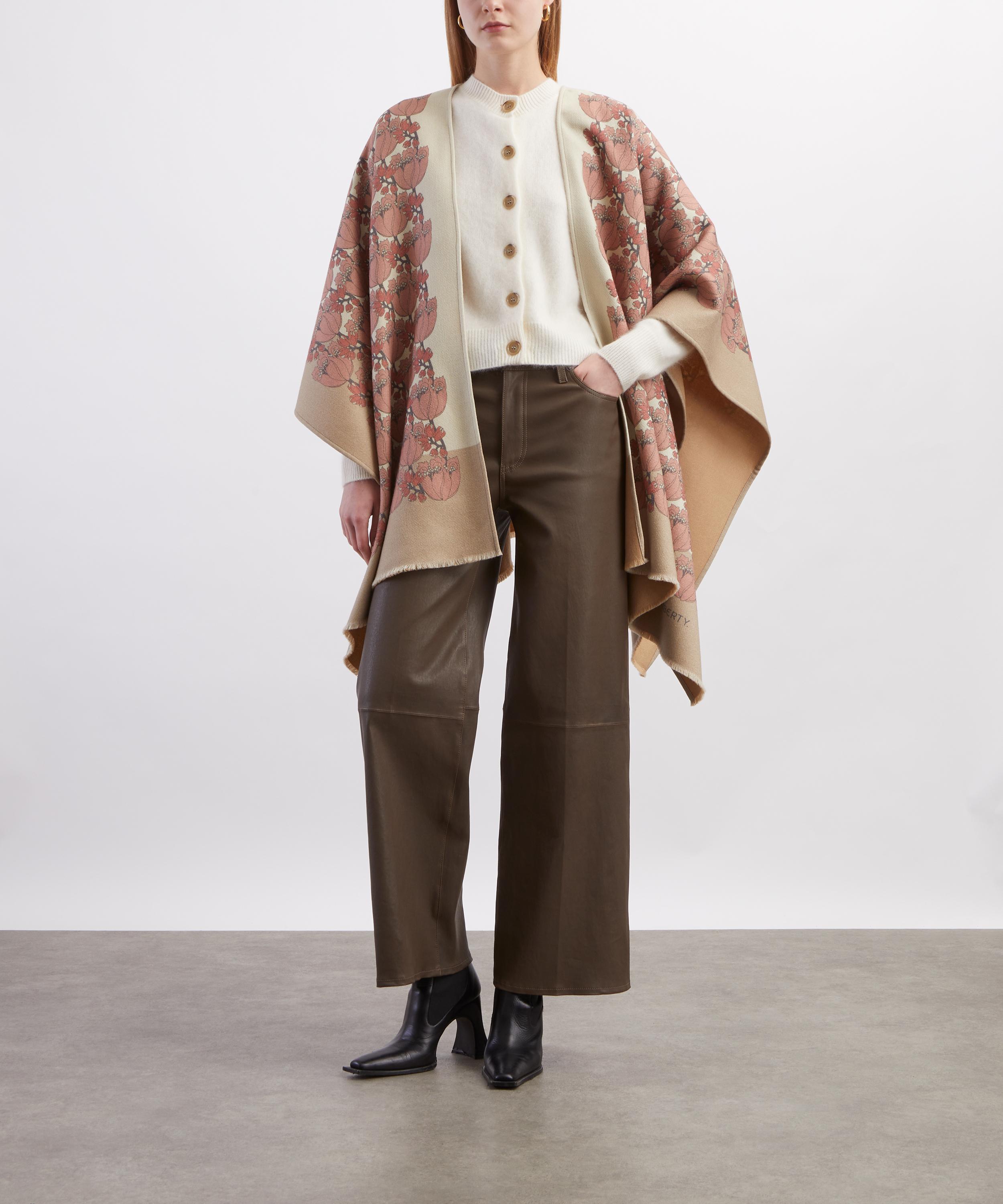 Liberty - Tudor Tulip 160x140 Wool Cape image number 1