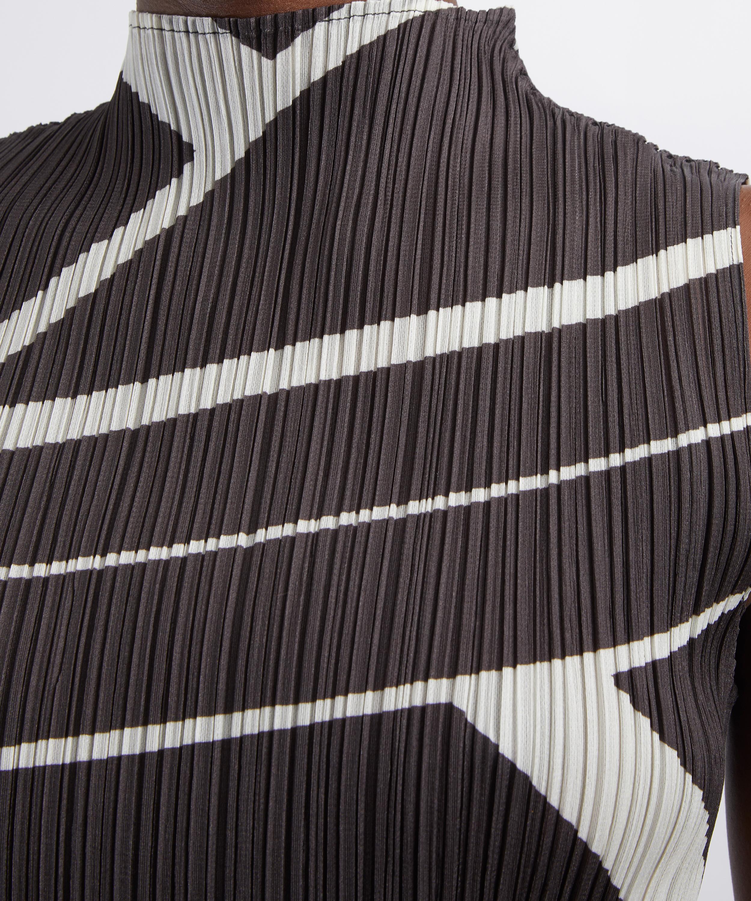 Pleats Please Issey Miyake - FOLD LINE Pleated Top image number 4