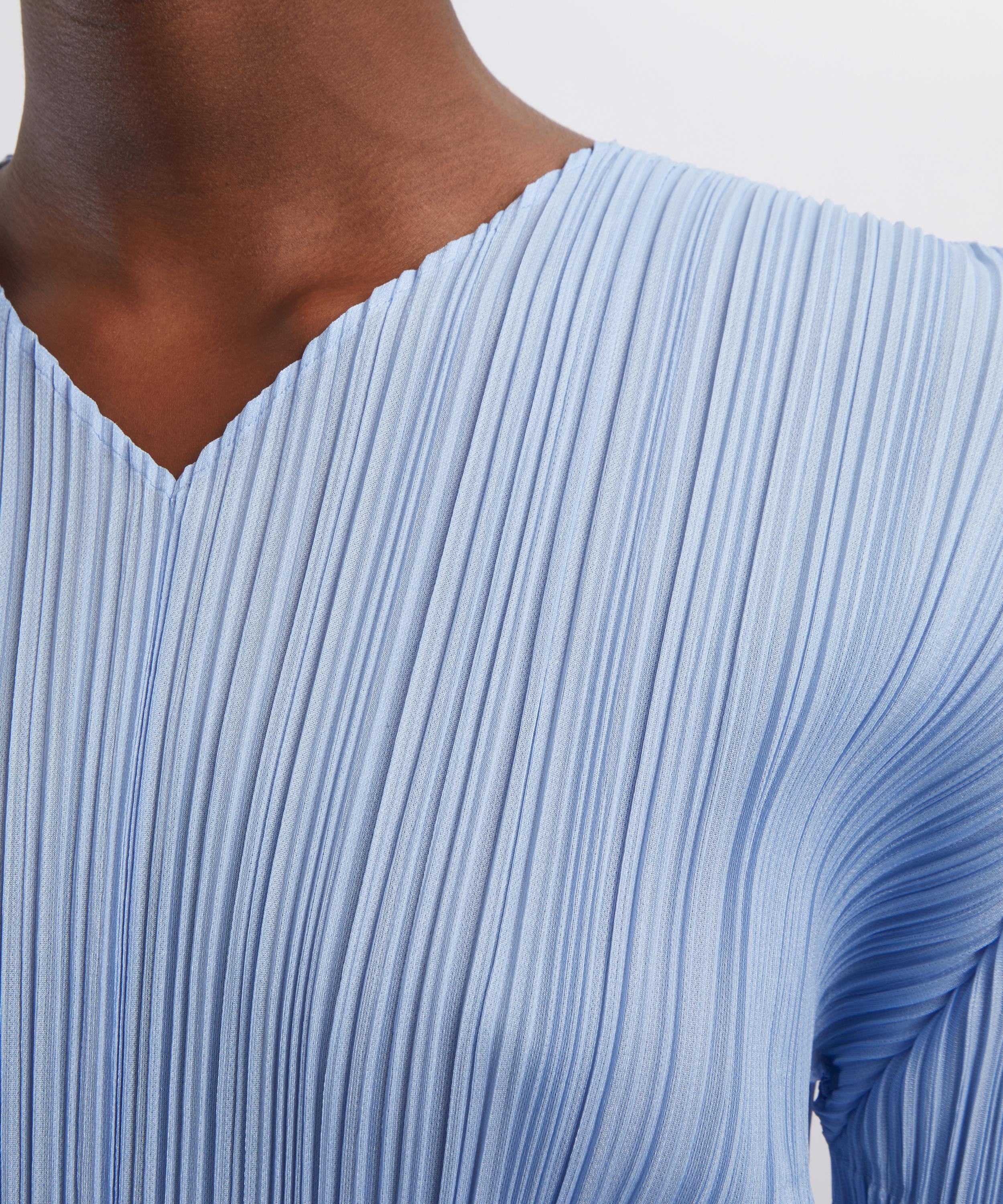 Pleats Please Issey Miyake - MONTHLY COLOURS: AUGUST Pleated Top image number 4
