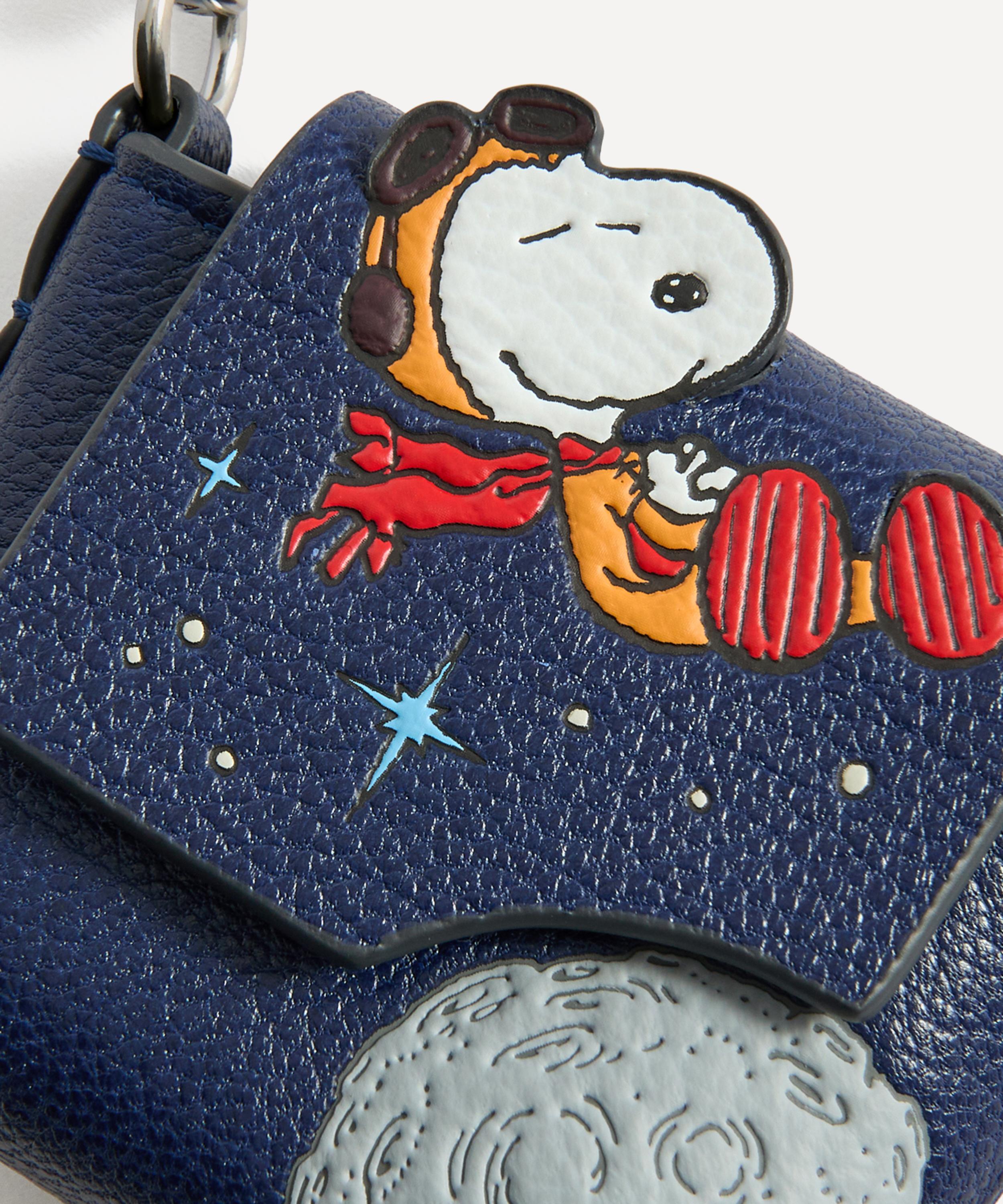 Anya Hindmarch - x Peanuts Snoopy Leather Ear Pods Pouch image number 2