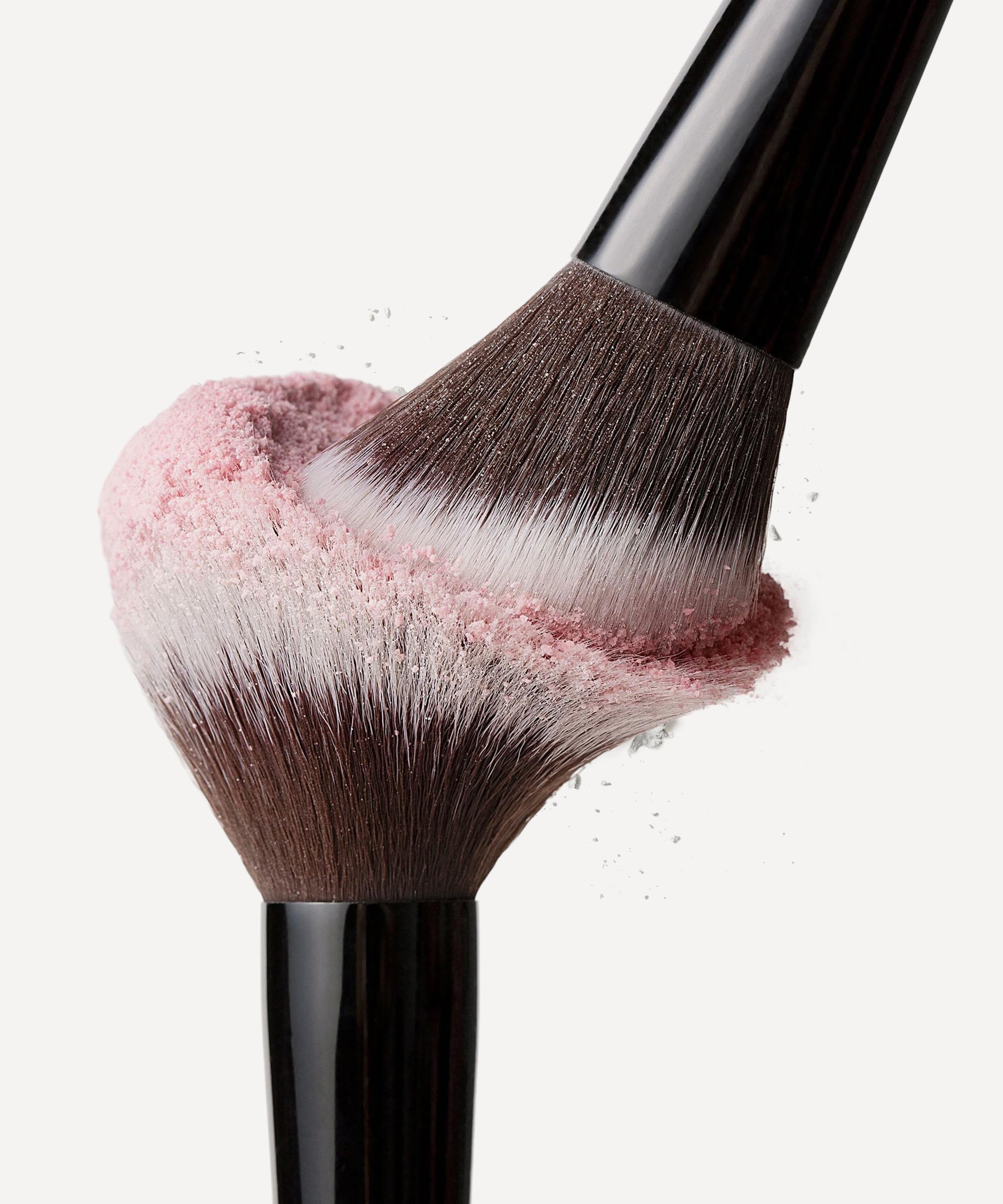 Beauty Pie - Regular All-Over Face Powder Brush image number 1