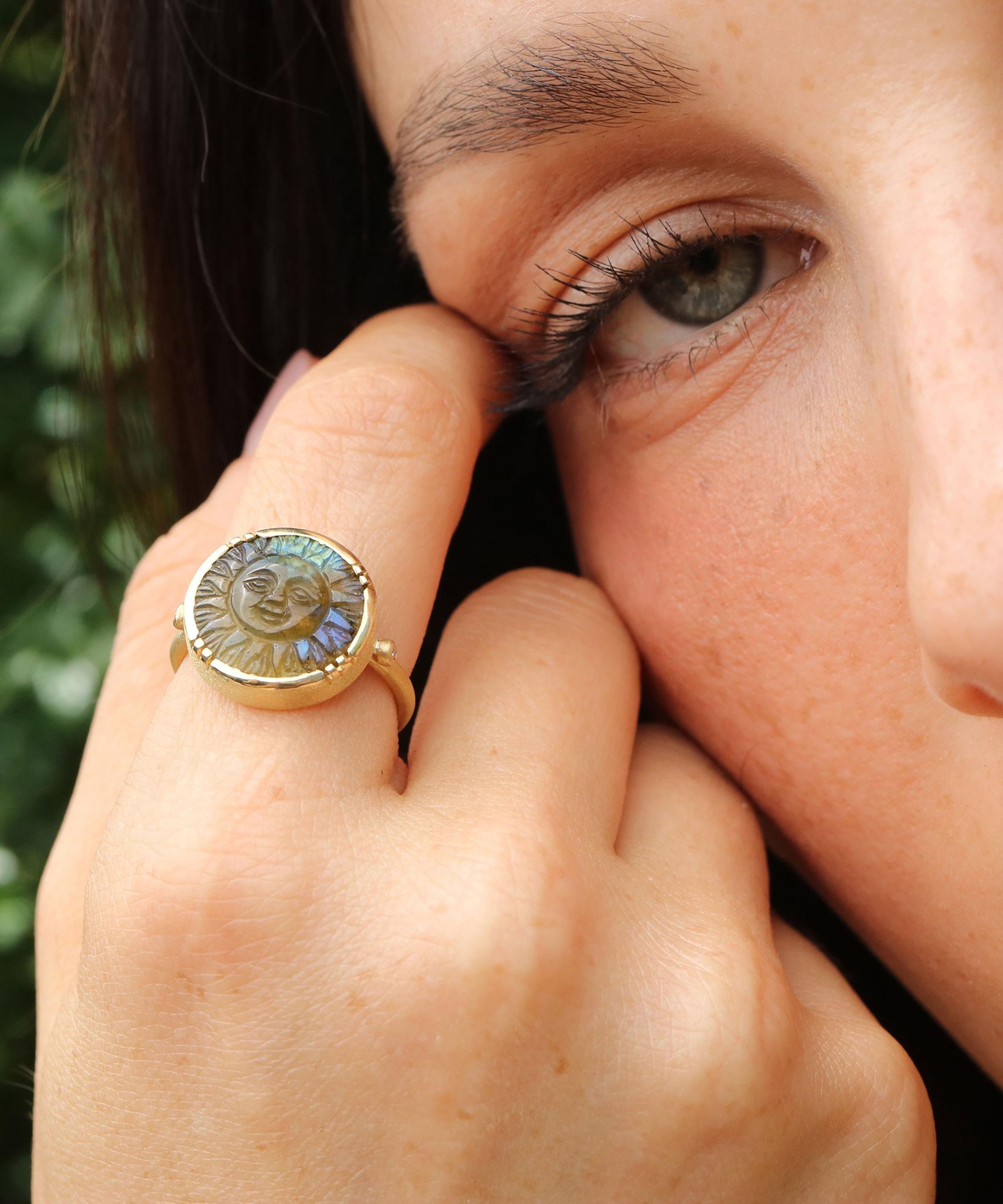 Brooke Gregson - 18ct Gold Carved Labradorite Sun Ring image number 1