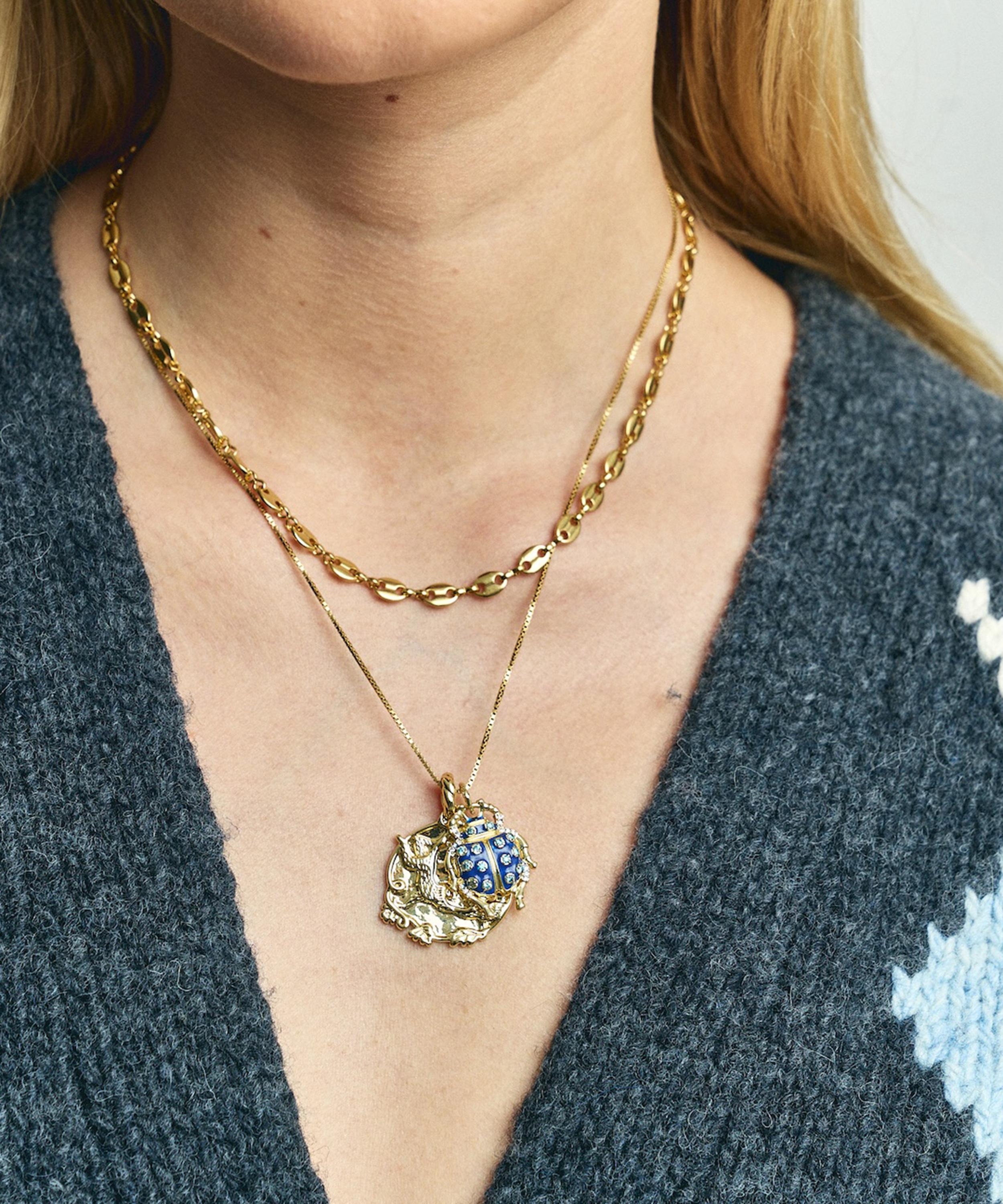 Anna + Nina - Gold-Plated Bugging You Charm image number 1
