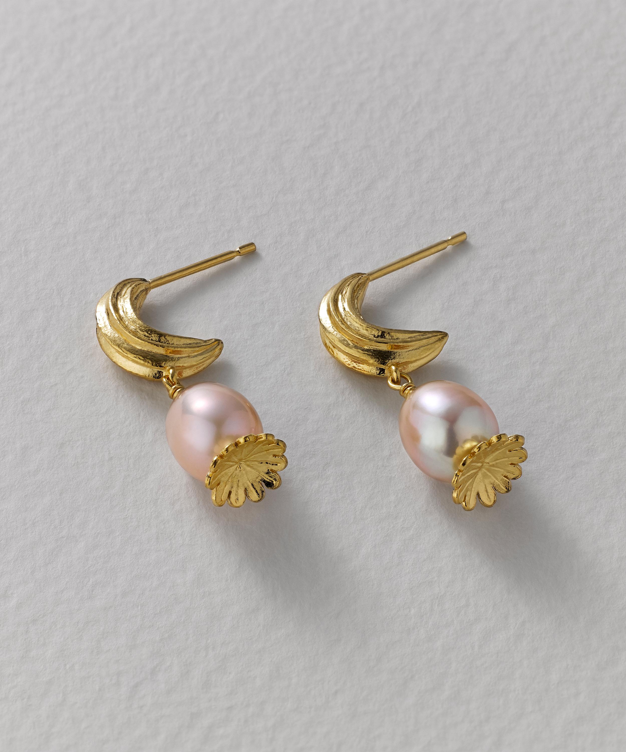 Alex Monroe - 22ct Gold-Plated Kissing Seed Huggie Hoop Earrings with Pink Pearl Poppy Head Drop image number 2