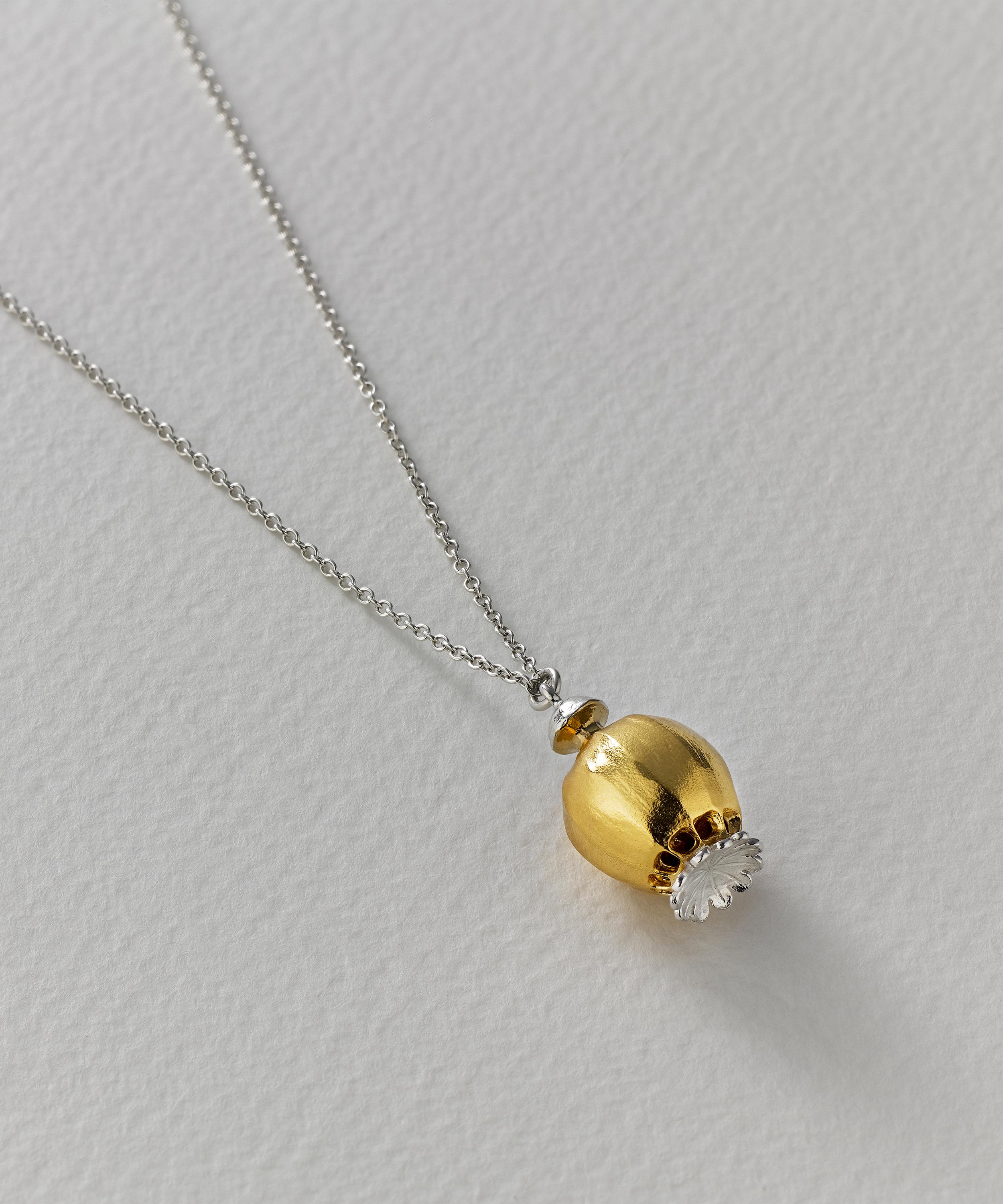 Alex Monroe - Sterling Silver Large Poppy Seed Necklace image number 2