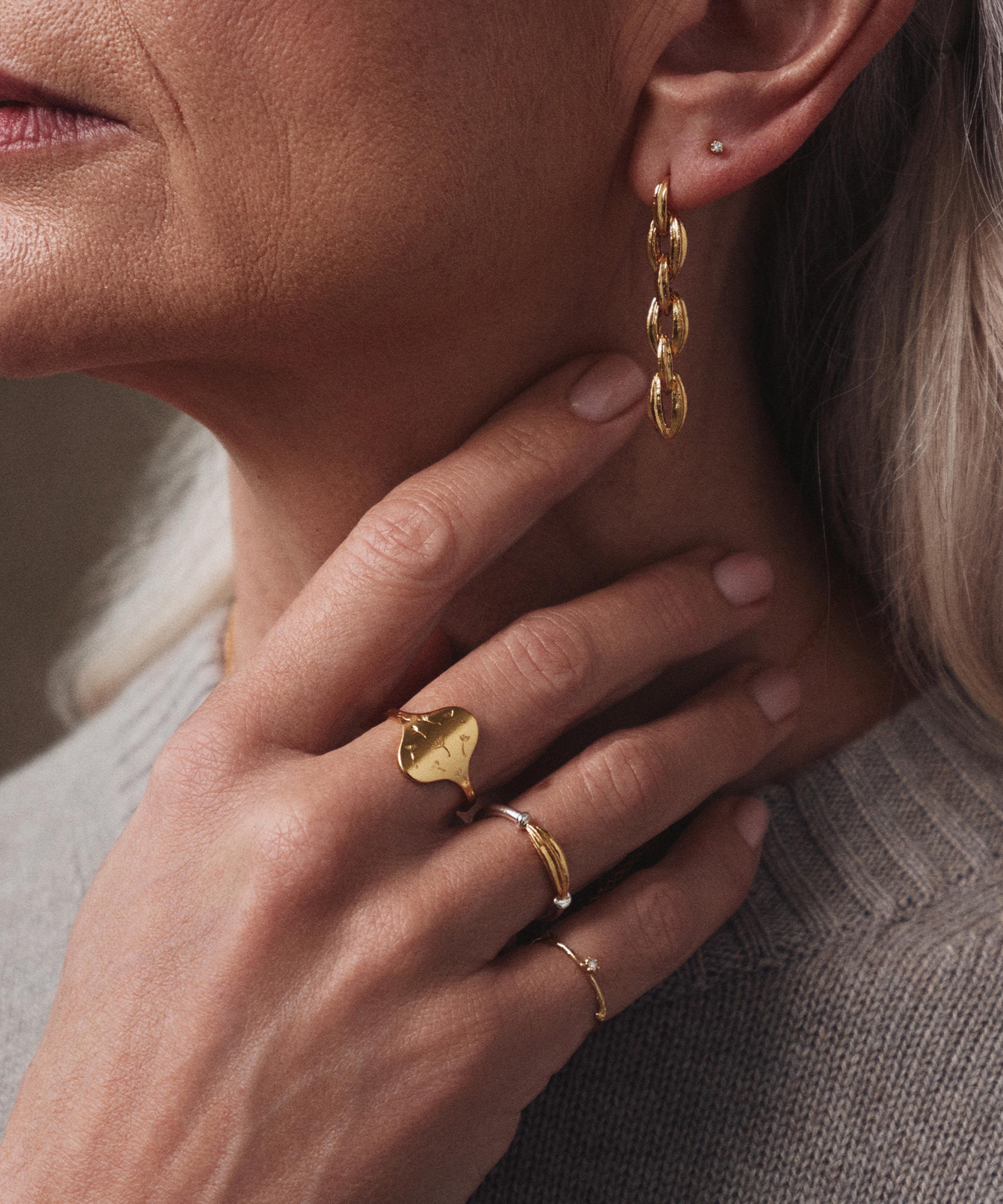 Alex Monroe - 22ct Gold-Plated Oval Make a Wish Ring image number 1