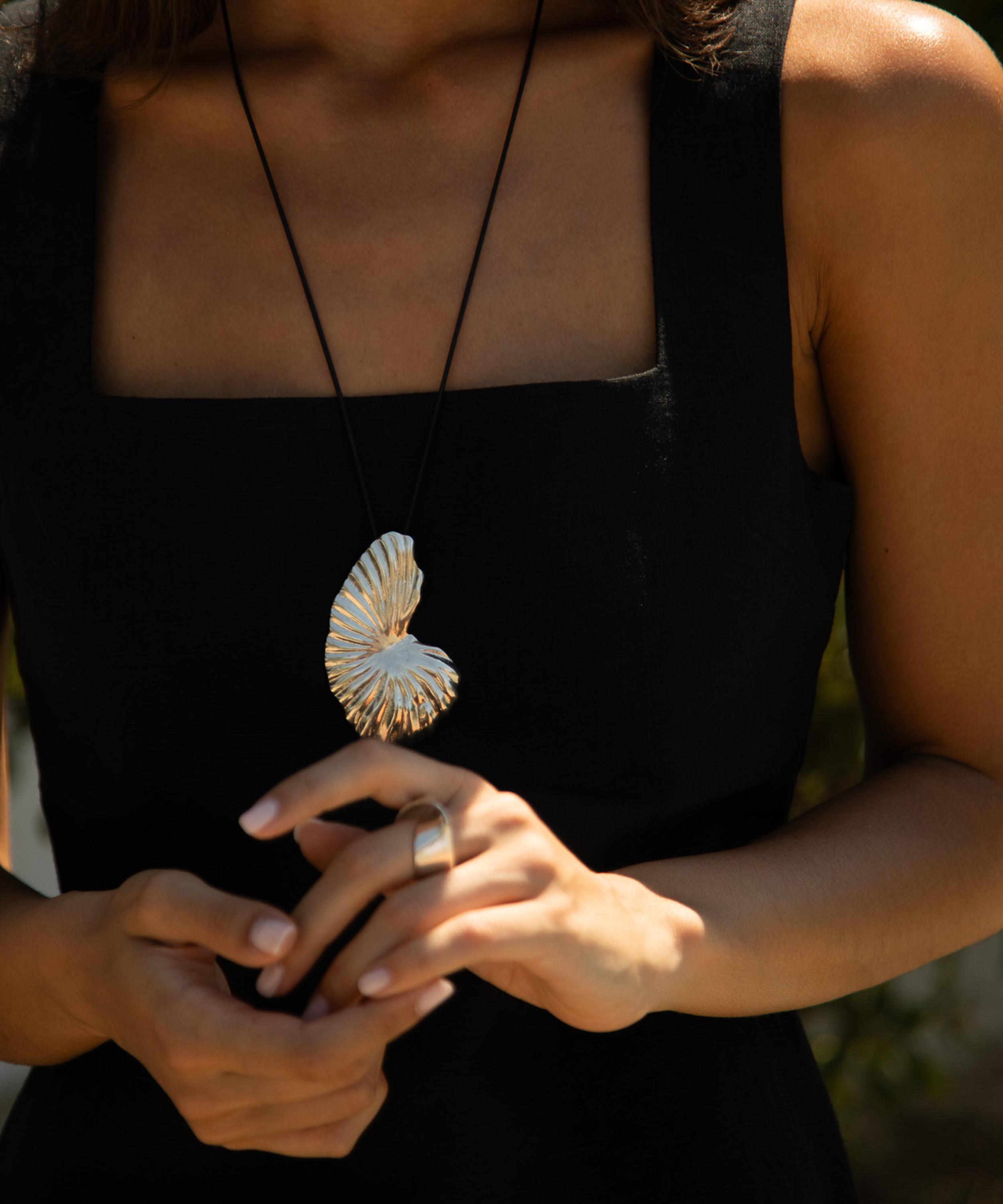 YSSO - Silver Birth of Venus Necklace image number 1