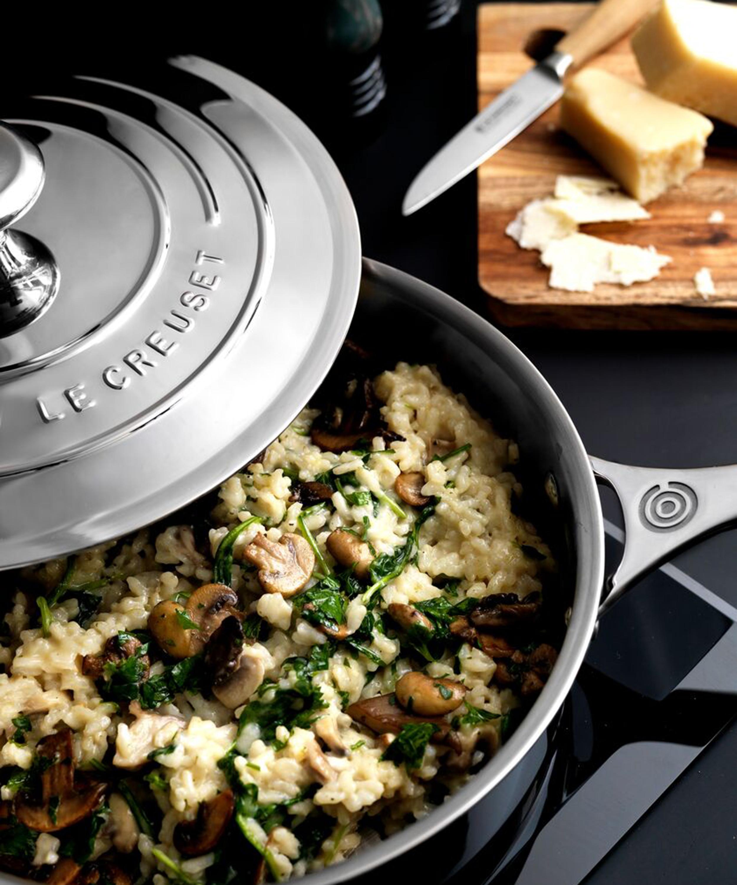 Le Creuset - Signature Stainless Steel Saut&eacute;&nbsp;Pan with Lid image number 5