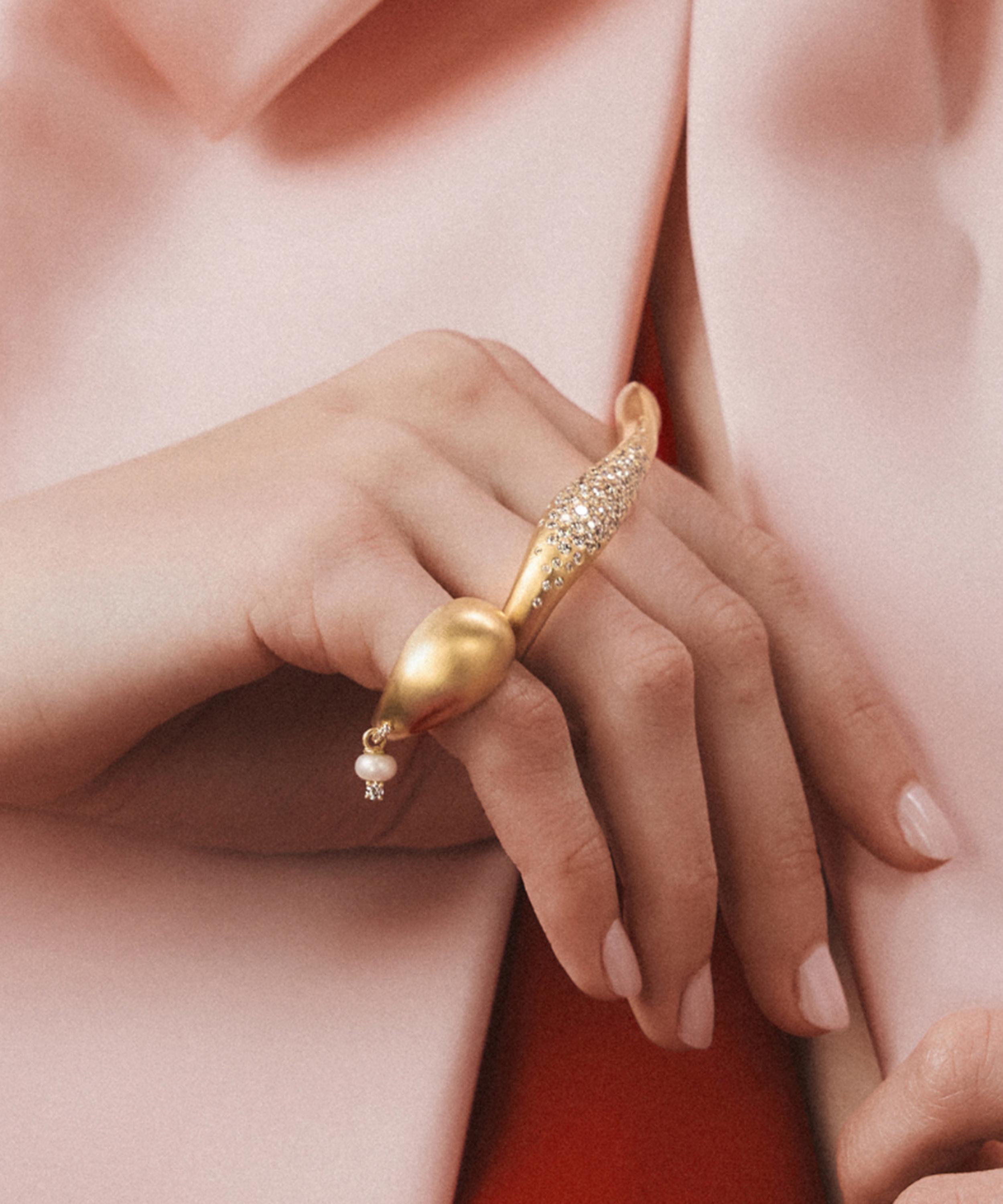 Nada Ghazal - 18ct Gold Floating Joy Pure Charm Ring image number 1