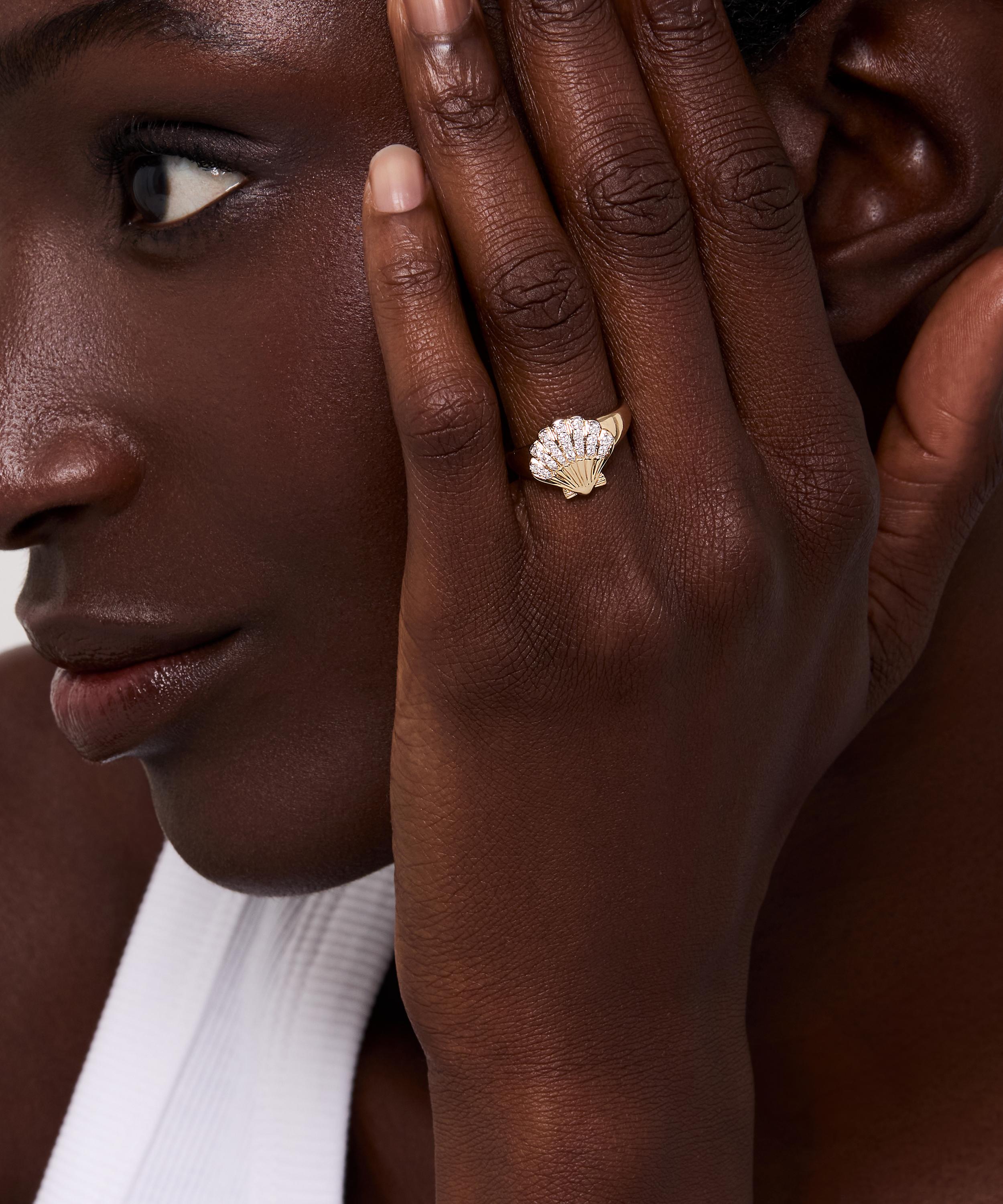 Mateo - 14ct Gold Diamond Venus Signet Ring image number 1