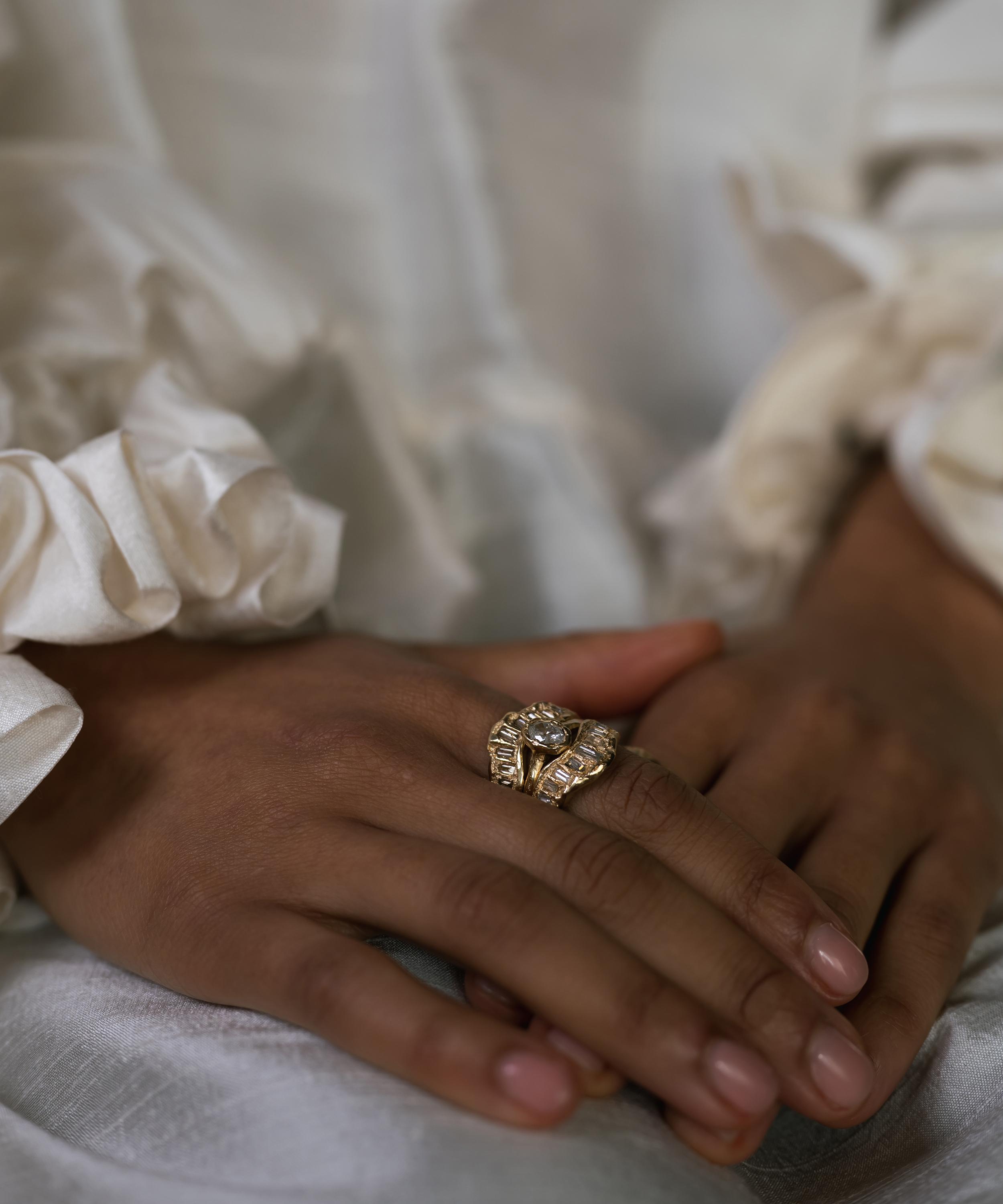 Ellis Mhairi Cameron - 14ct Gold X Oval Light Salt and Pepper Diamond Organic Engagement Ring image number 2
