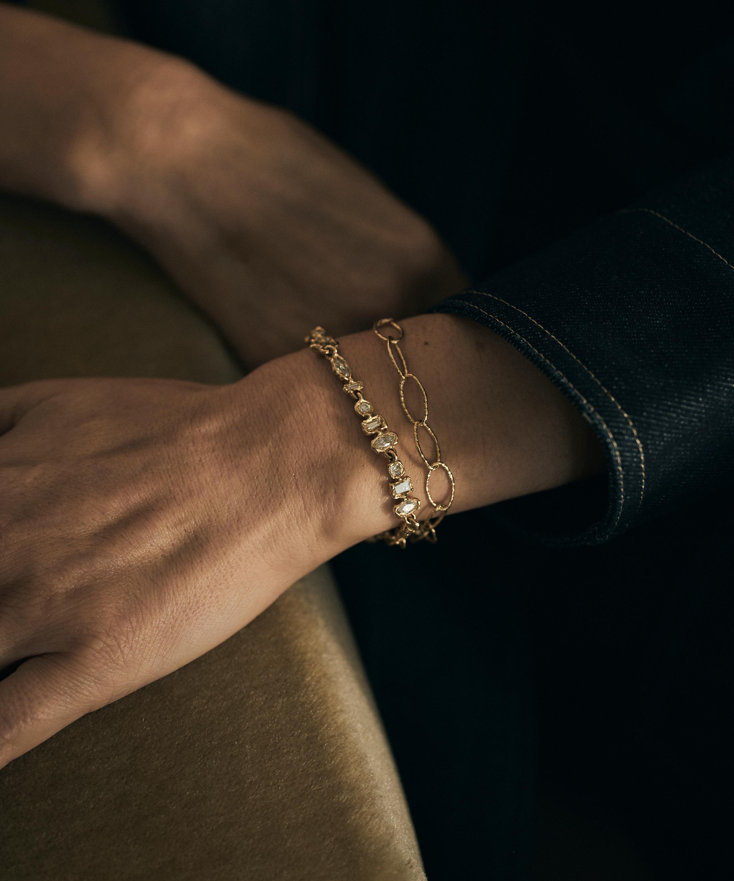 Ellis Mhairi Cameron - 14ct Gold X Twist Gold Link Chain Bracelet image number 1