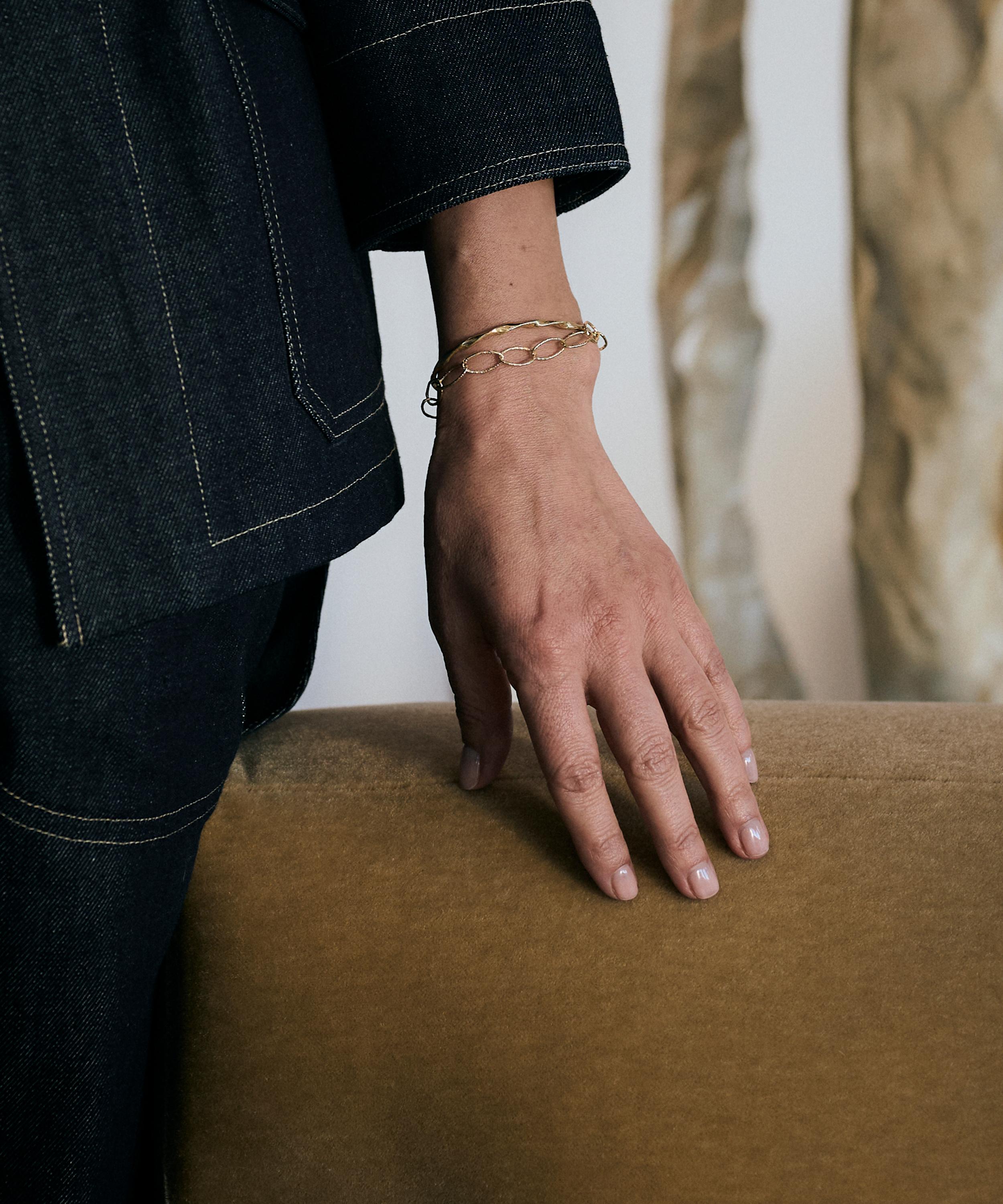 Ellis Mhairi Cameron - 14ct Gold X Twist Gold Link Chain Bracelet image number 2