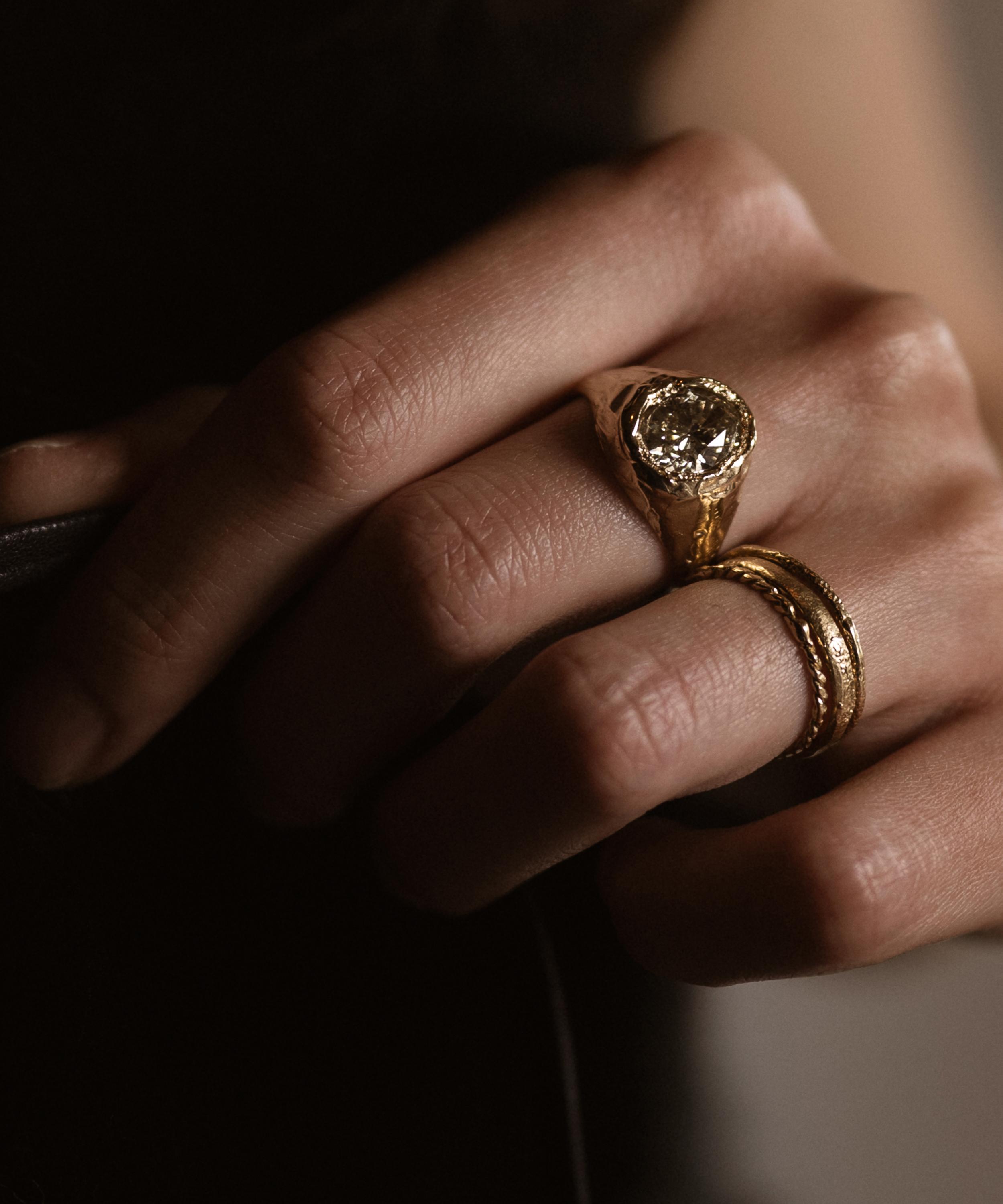 Ellis Mhairi Cameron - 14ct Gold XIX Organic Wedding Band image number 2