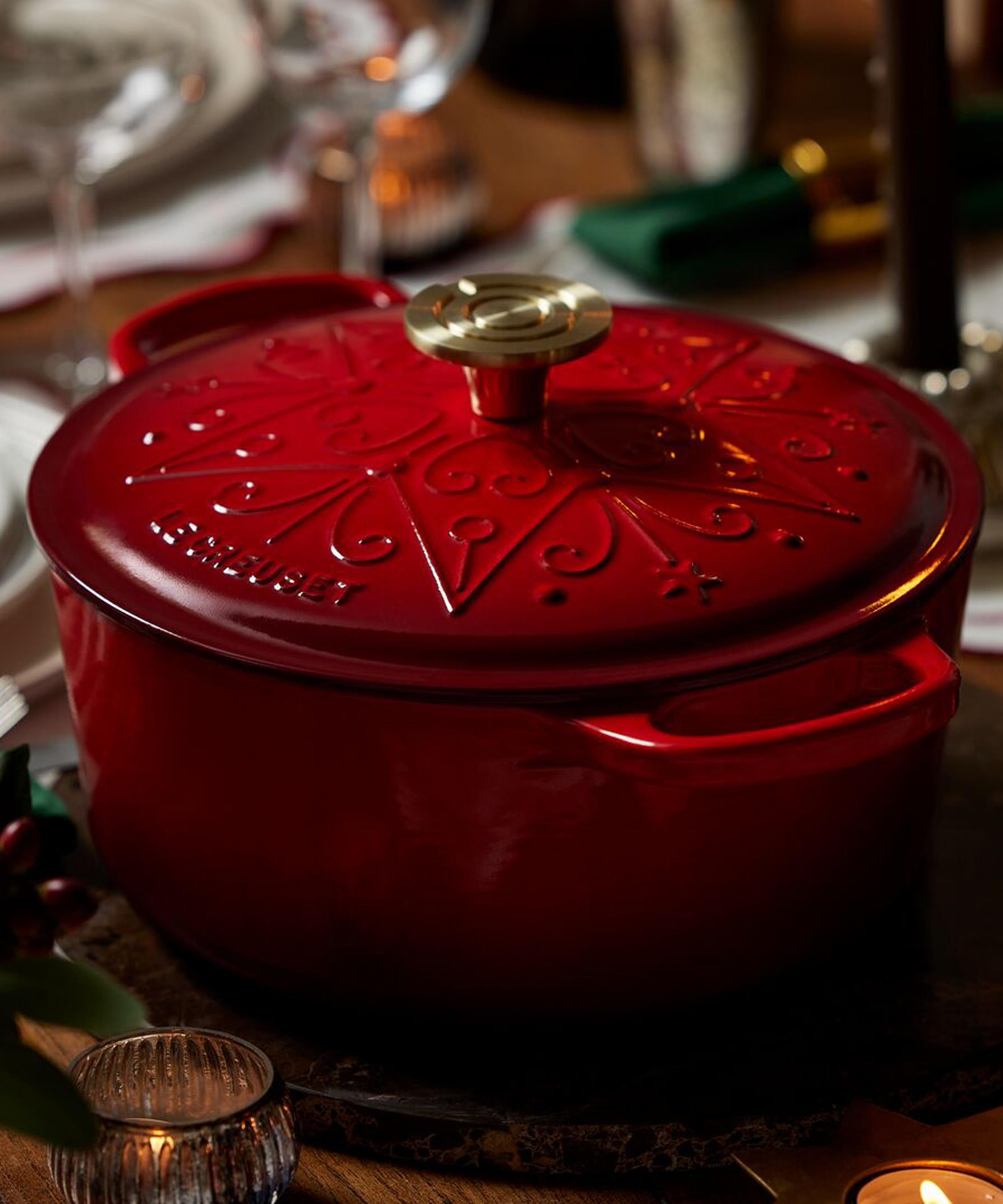 Le Creuset - Enamelled Cast Iron L'&Eacute;toile Signature Round Casserole 24cm Cerise image number 1