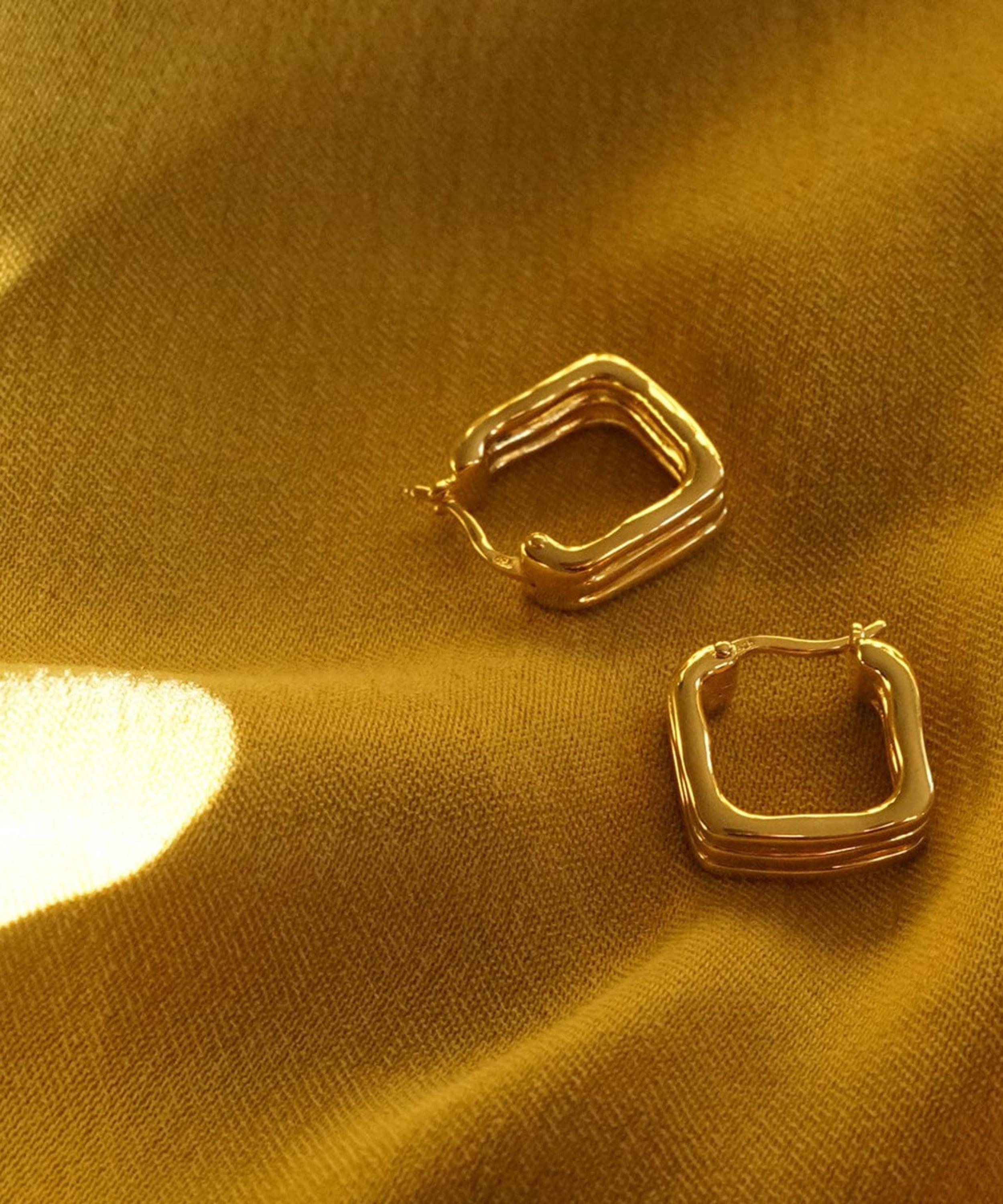 Daisy London - 18ct Gold-Plated Est&eacute;e Lalonde Sisterhood Hoop Earrings image number 2