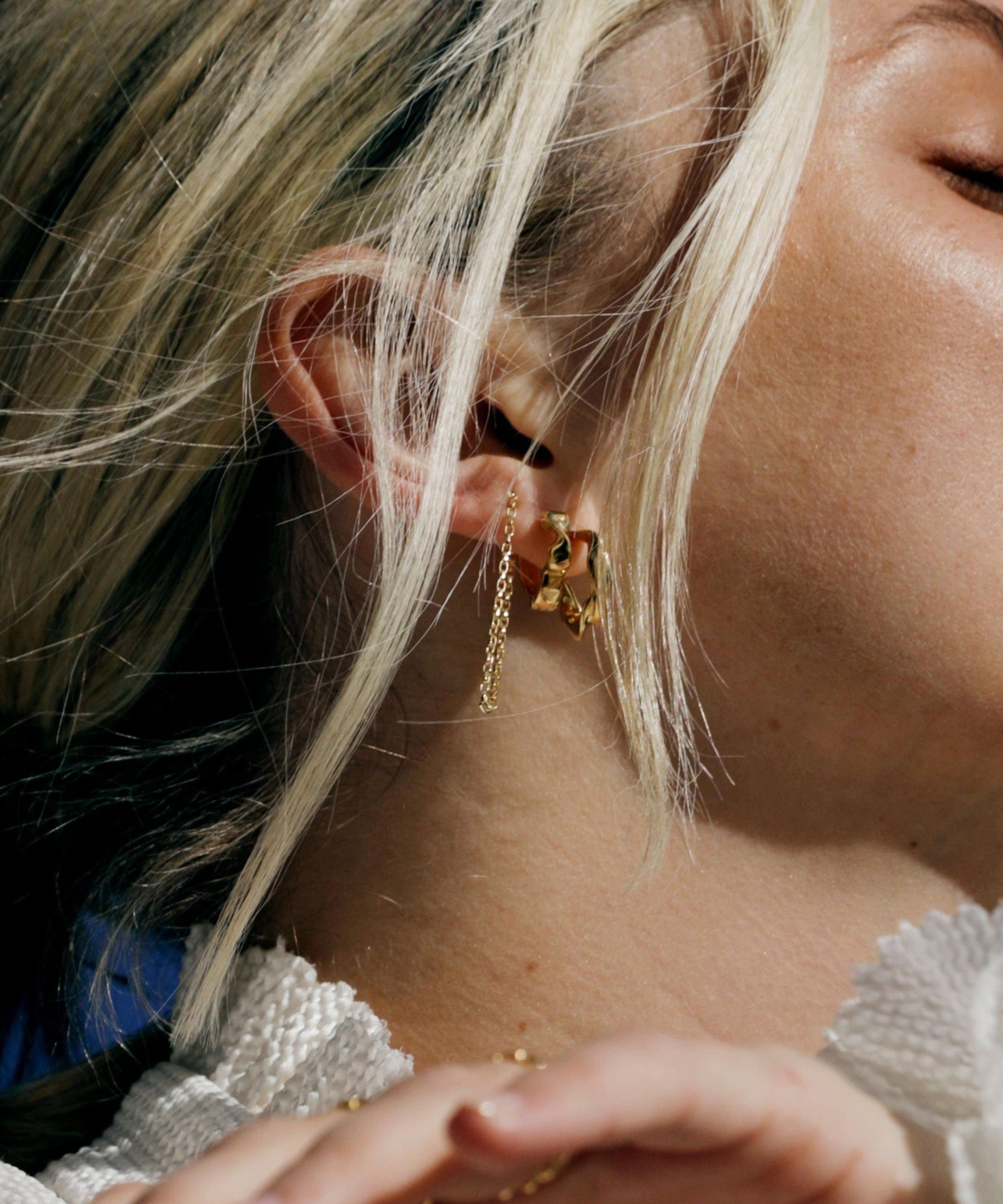 Daisy London - 18ct Gold-Plated Est&eacute;e Lalonde Flow Huggie Hoop Earrings image number 1