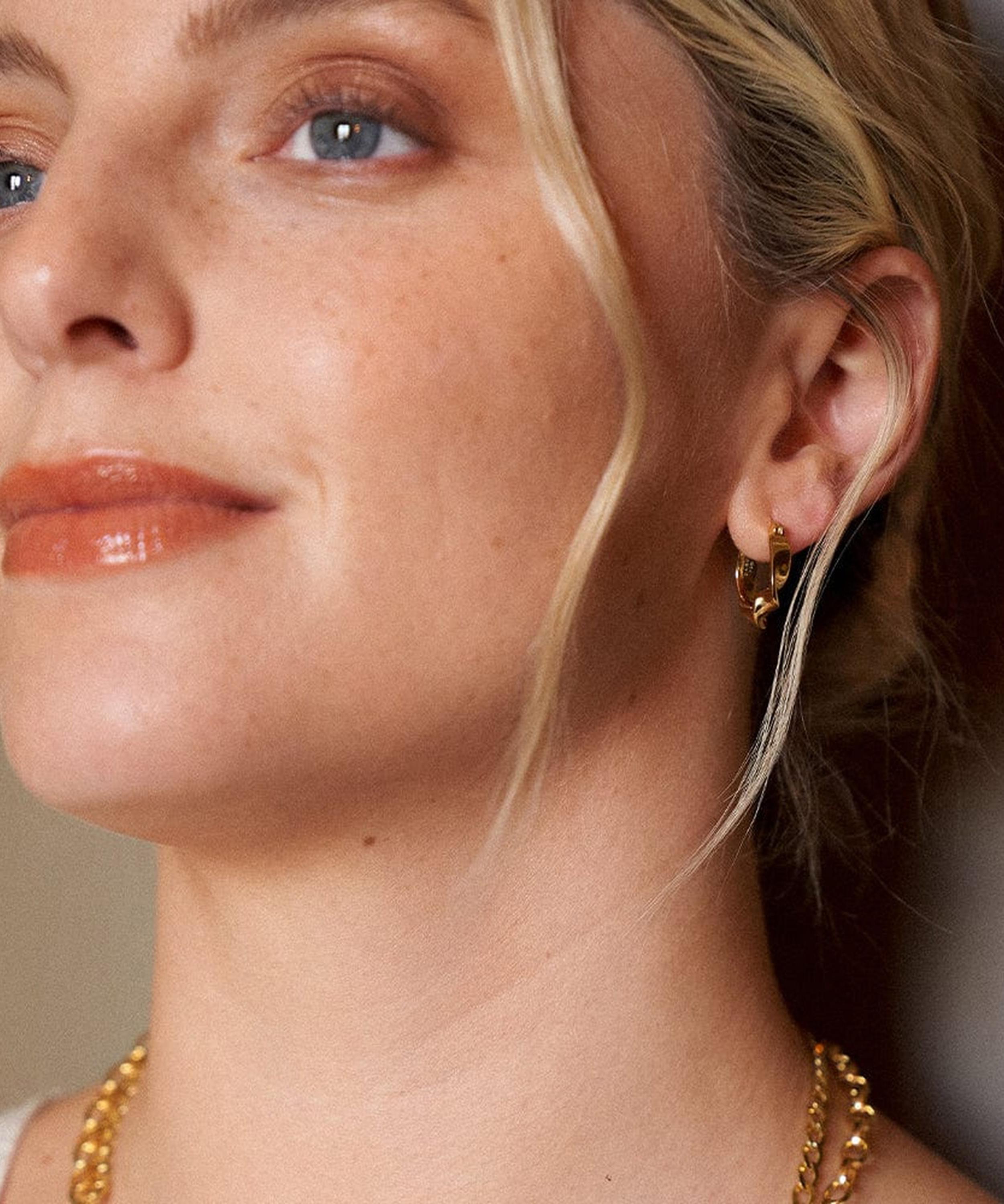 Daisy London - 18ct Gold-Plated Est&eacute;e Lalonde Flow Hoop Earrings image number 2
