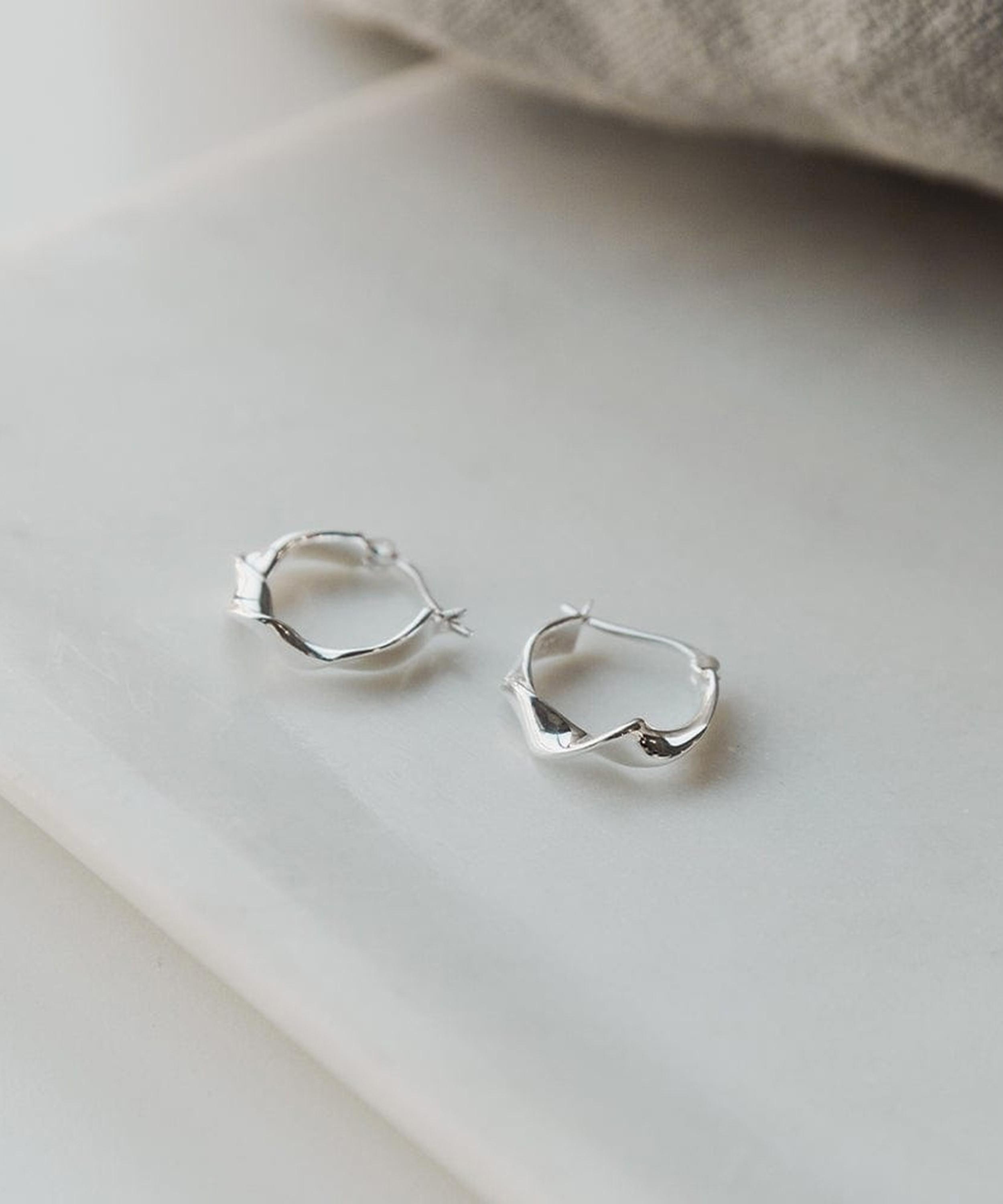 Daisy London - Sterling Silver Est&eacute;e Lalonde Flow Hoop Earrings image number 3