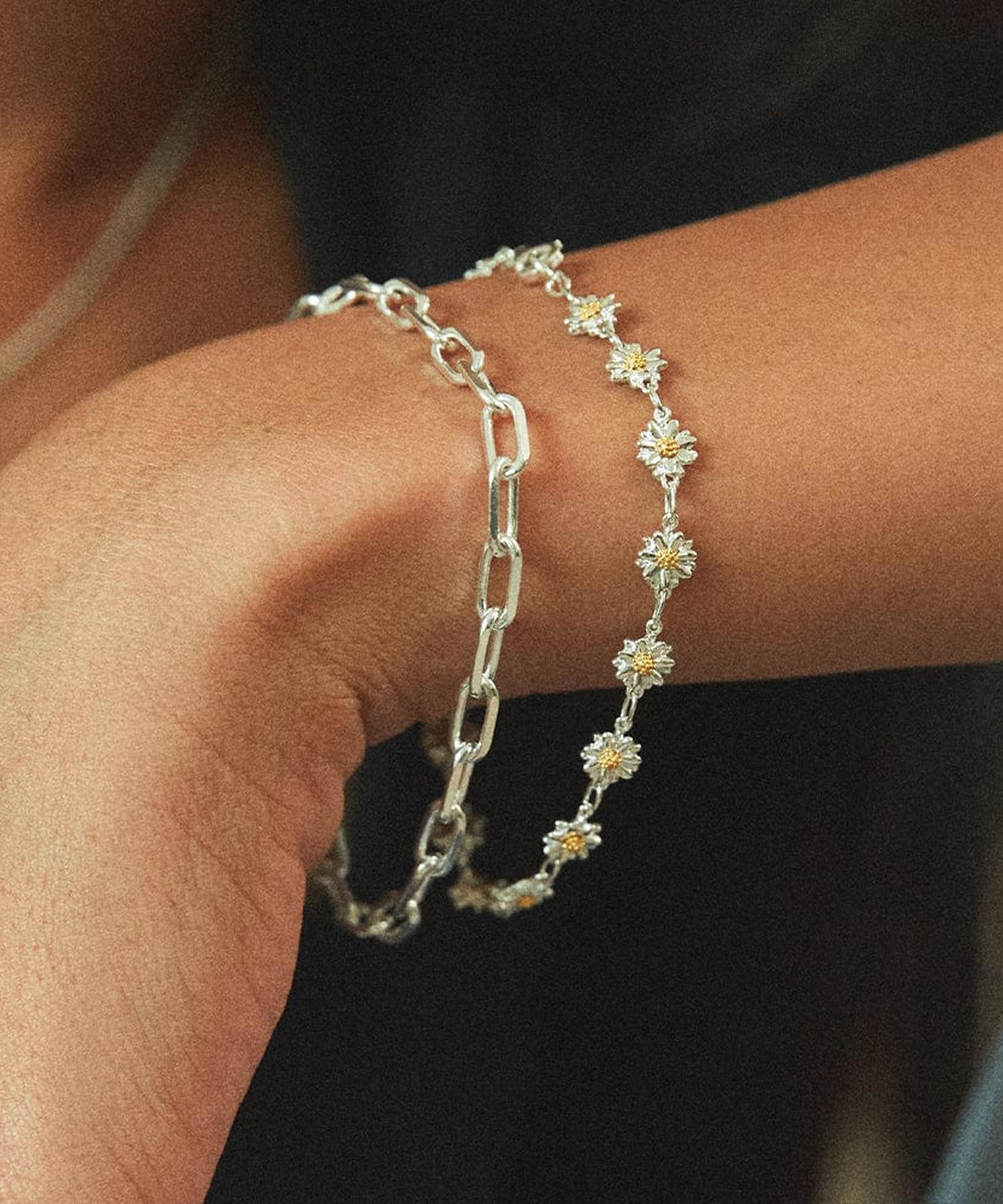 Daisy London - Sterling Silver Daisy Chain Bracelet image number 2