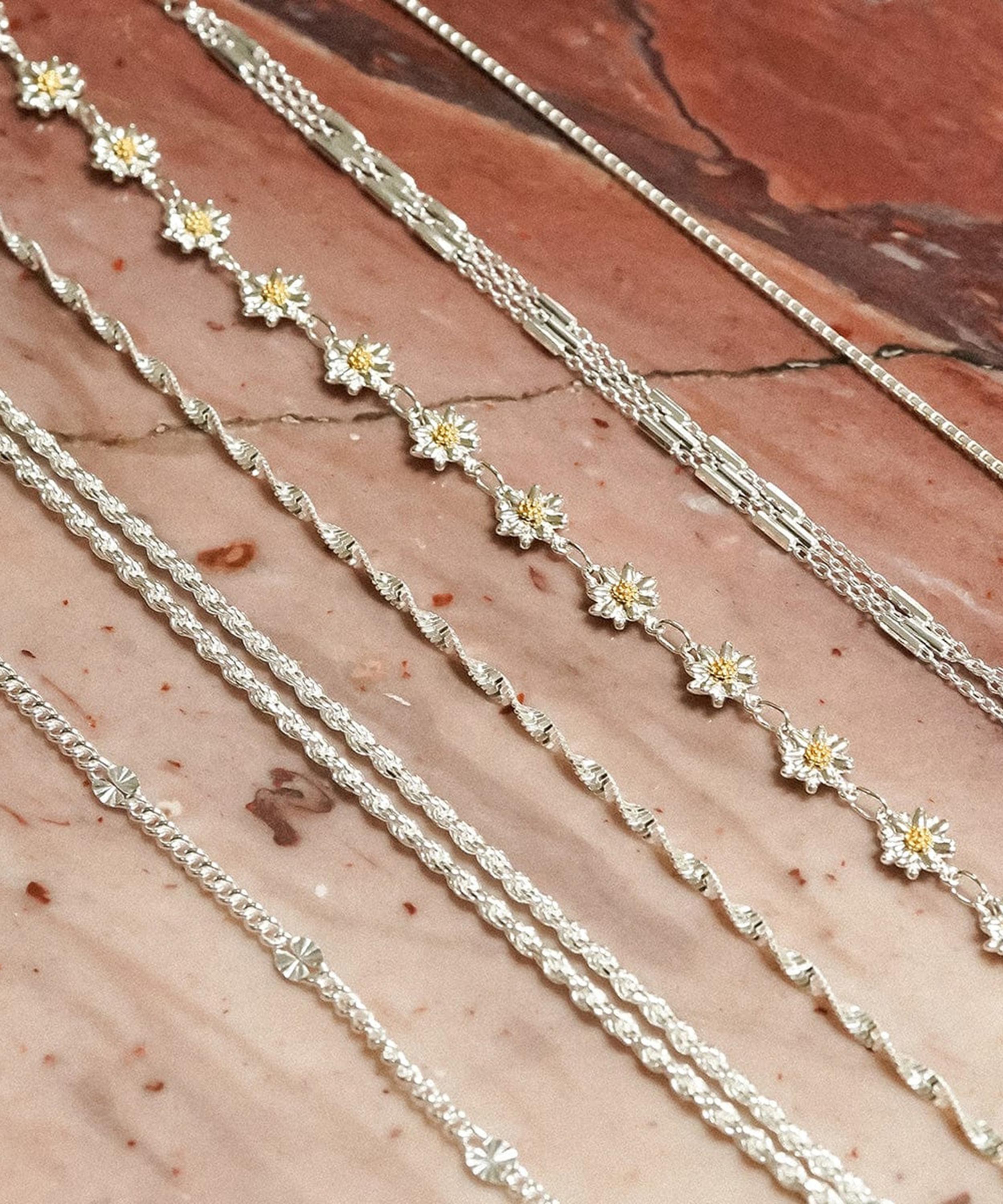 Daisy London - Sterling Silver Daisy Chain Bracelet image number 3