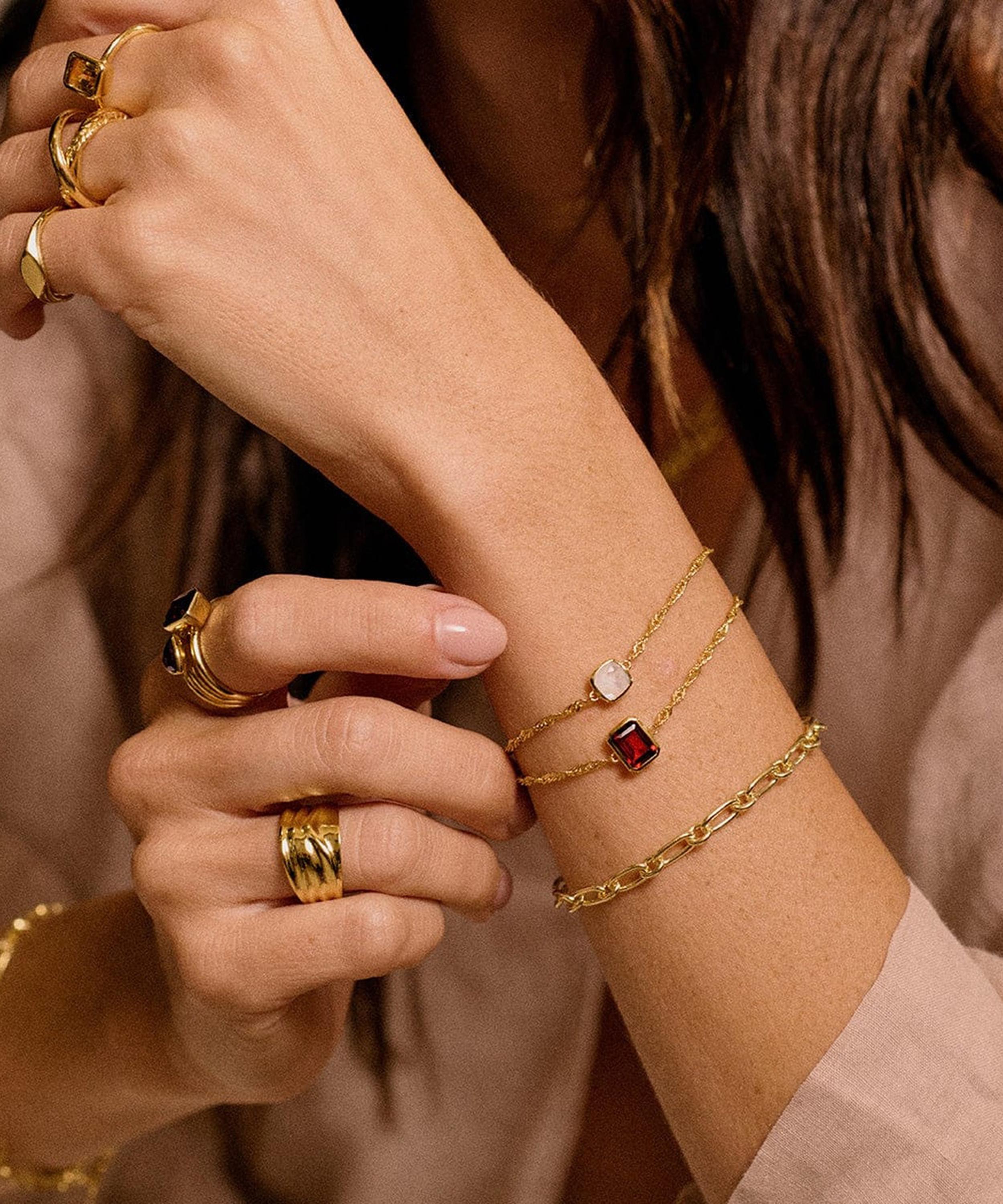 Daisy London - 18ct Gold-Plated Garnet January Birthstone Charm Bracelet image number 1