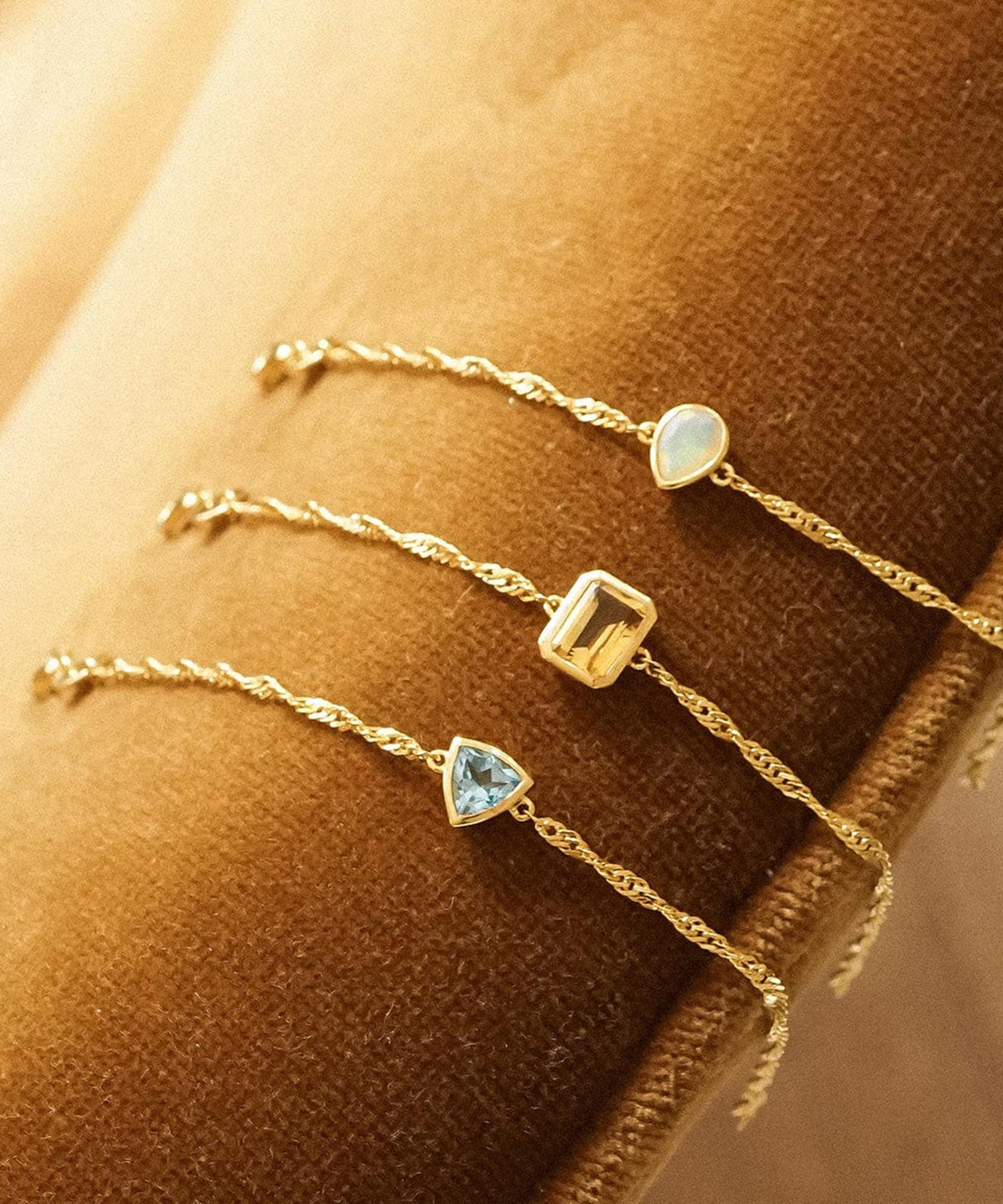 Daisy London - 18ct Gold-Plated Citrine November Birthstone Charm Bracelet image number 3