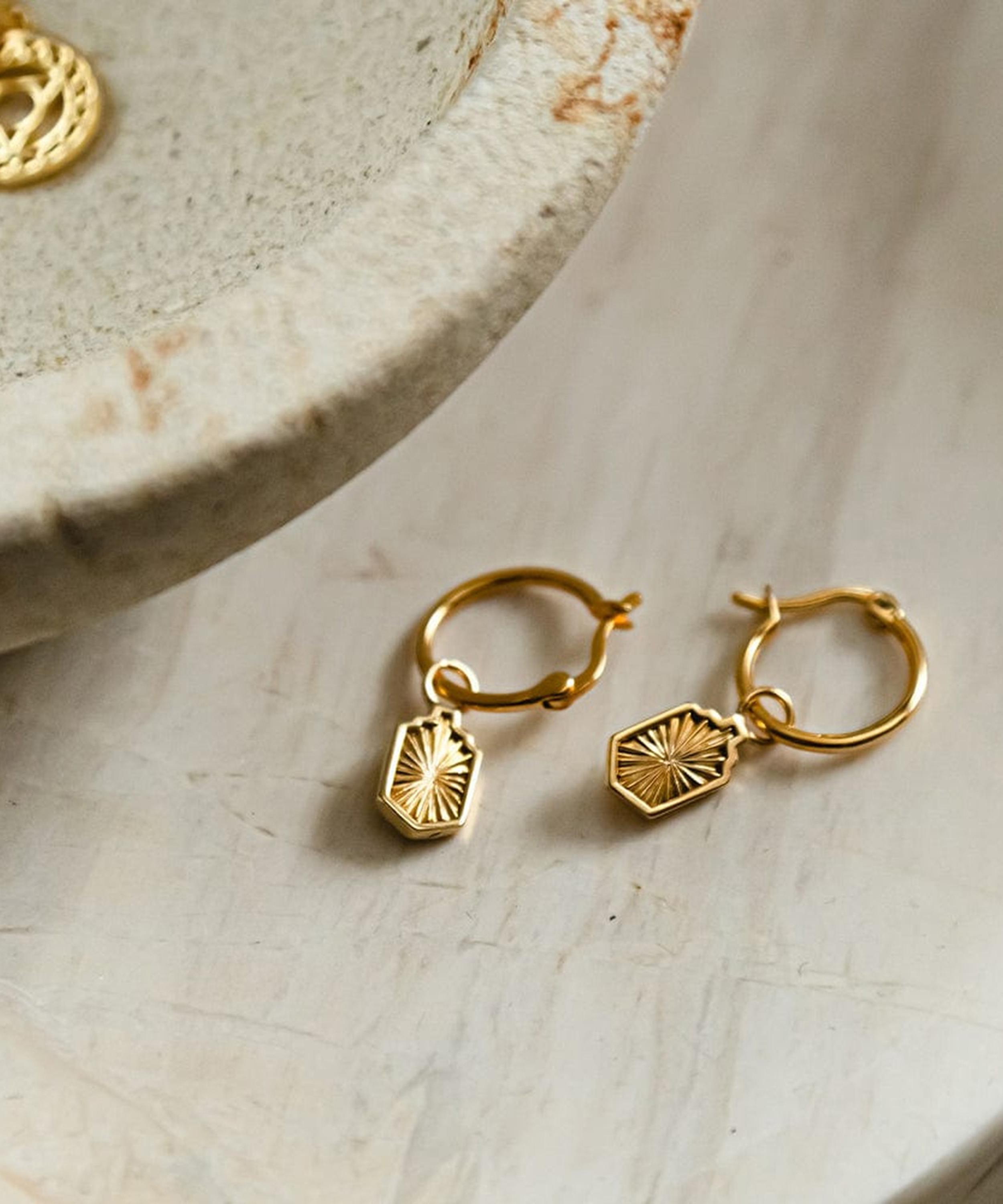 Daisy London - 18ct Gold-Plated Est&eacute;e Lalonde Sunburst Shield Charm Drop Hoop Earrings image number 3