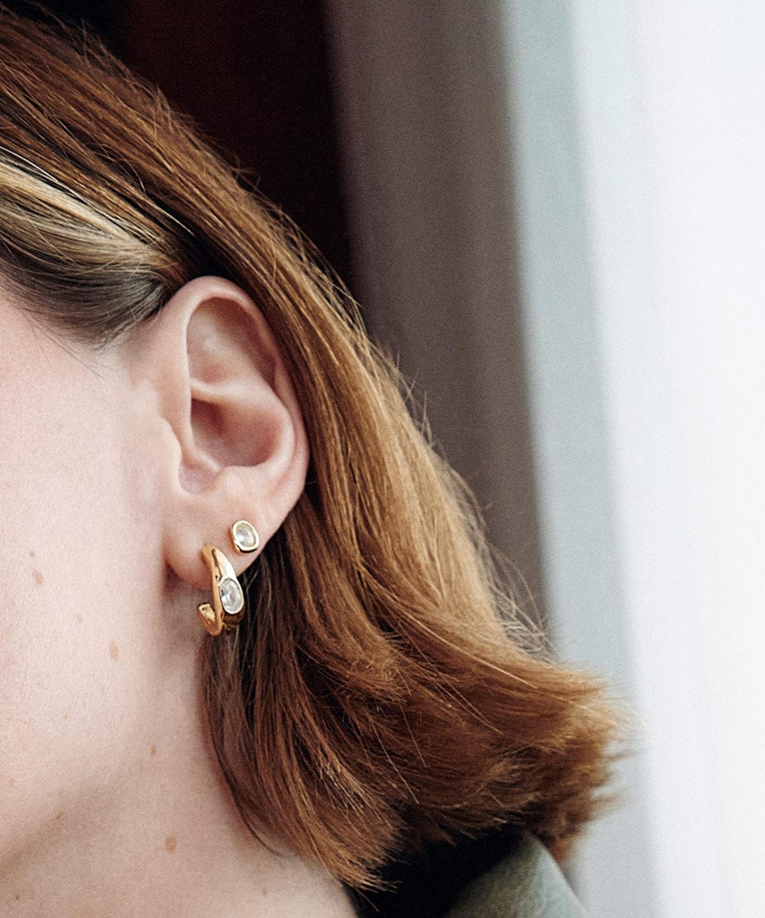 Daisy London - 18ct Gold-Plated Est&eacute;e Lalonde Chunky Sapphire Hoop Earrings image number 1