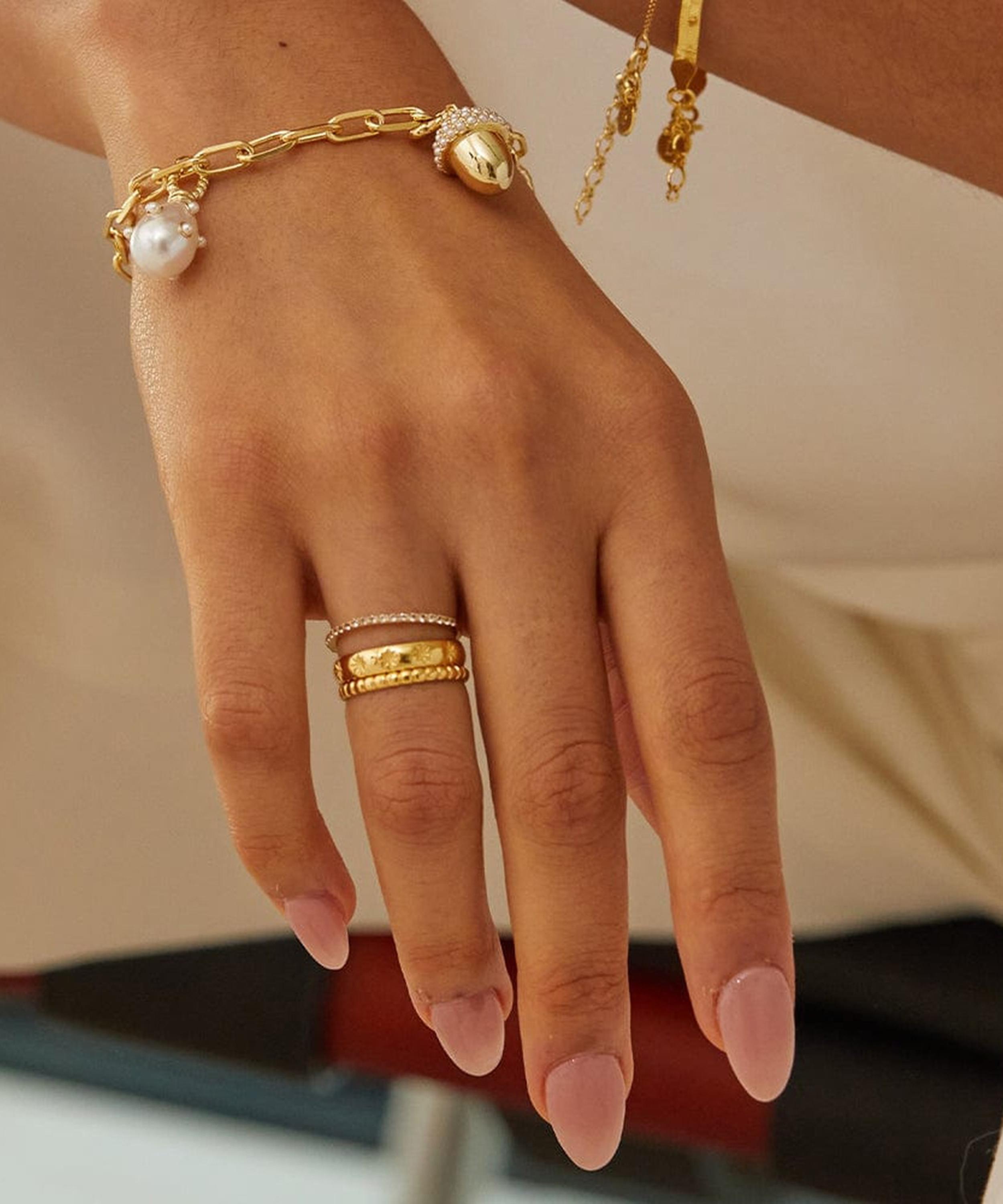 Daisy London - 18ct Gold-Plated Star Engraved Stacking Ring image number 1
