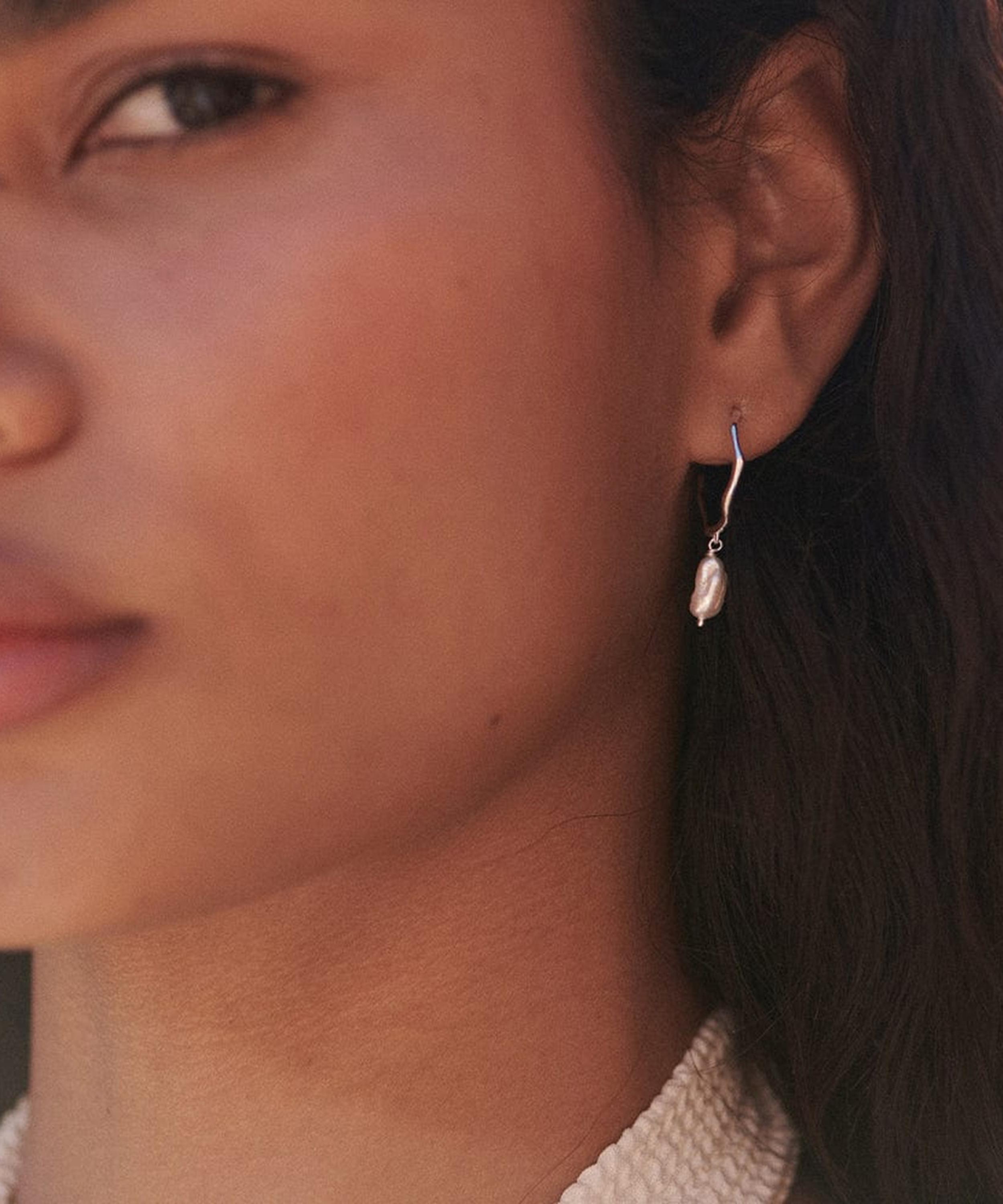 Daisy London - Sterling Silver Organic Hoop Pearl Drop Earrings image number 1