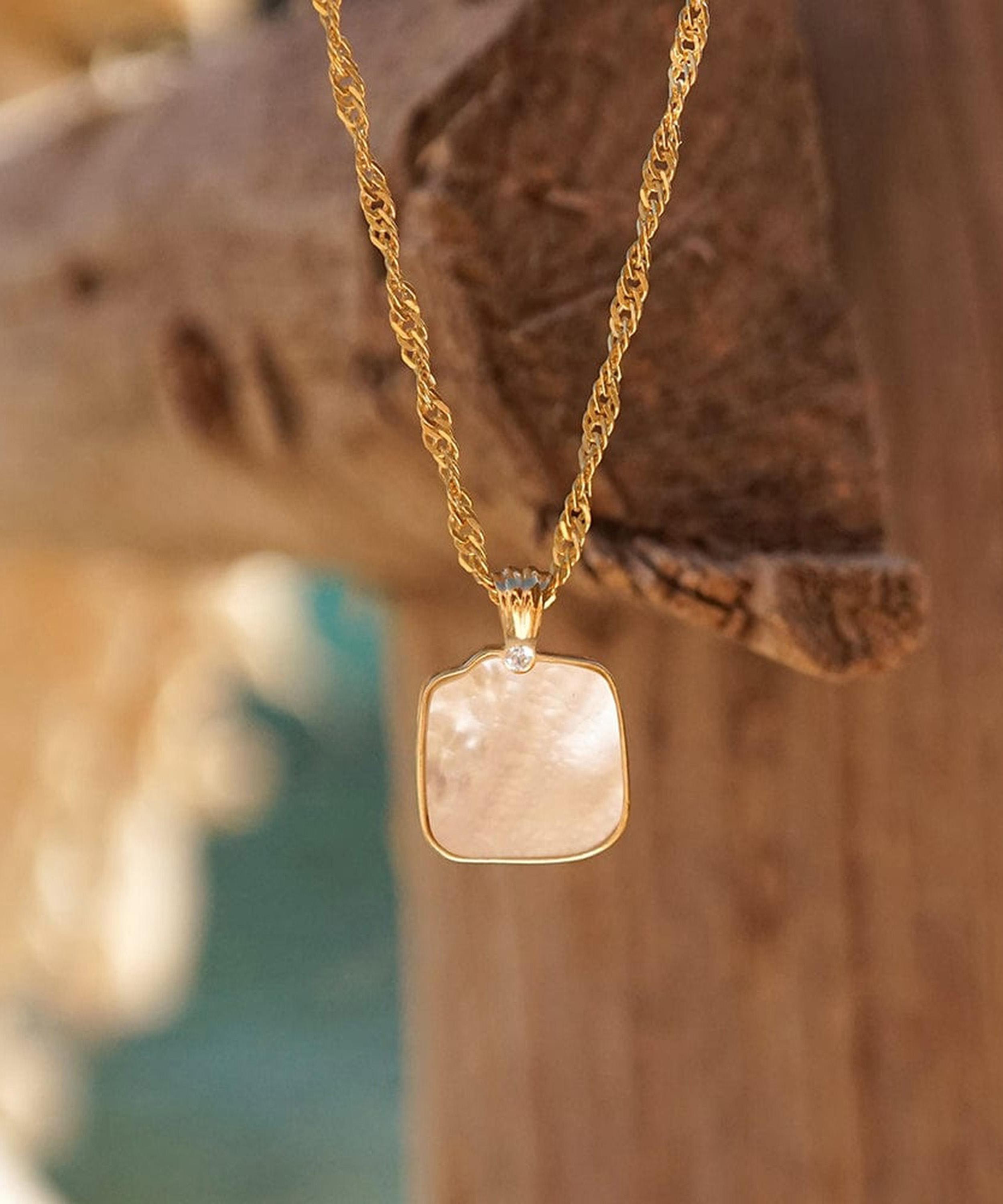 Daisy London - 18ct Gold-Plated Organic Mother of Pearl Pendant Necklace image number 3