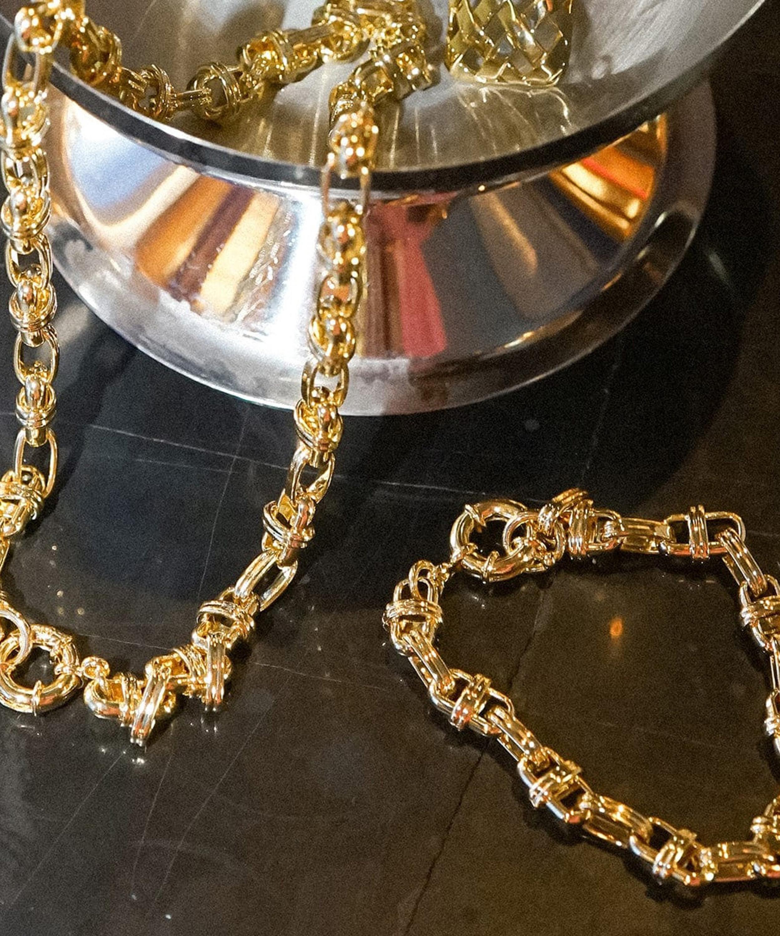 Daisy London - 18ct Gold-Plated Polly Lock Chain Bracelet image number 3
