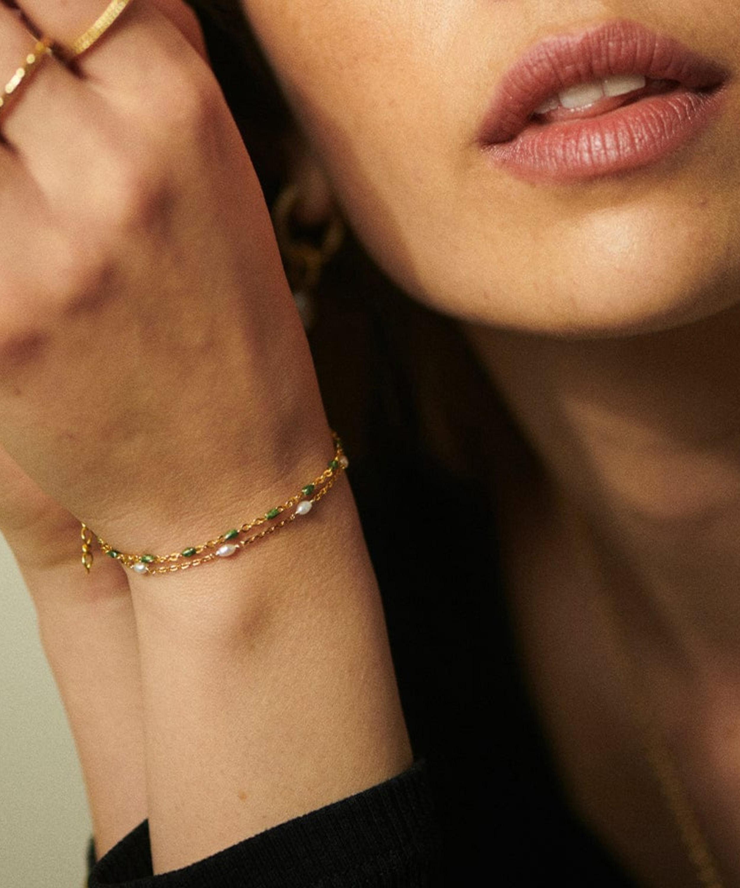 Daisy London - 18ct Gold-Plated Seed Pearl Chain Bracelet image number 3